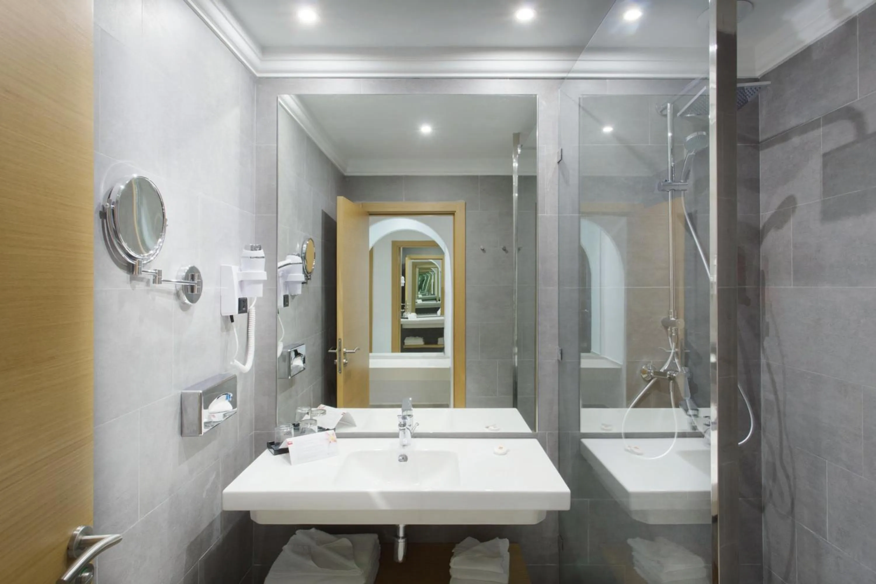 Shower in Hotel Riu Tikida Palmeraie - All Inclusive