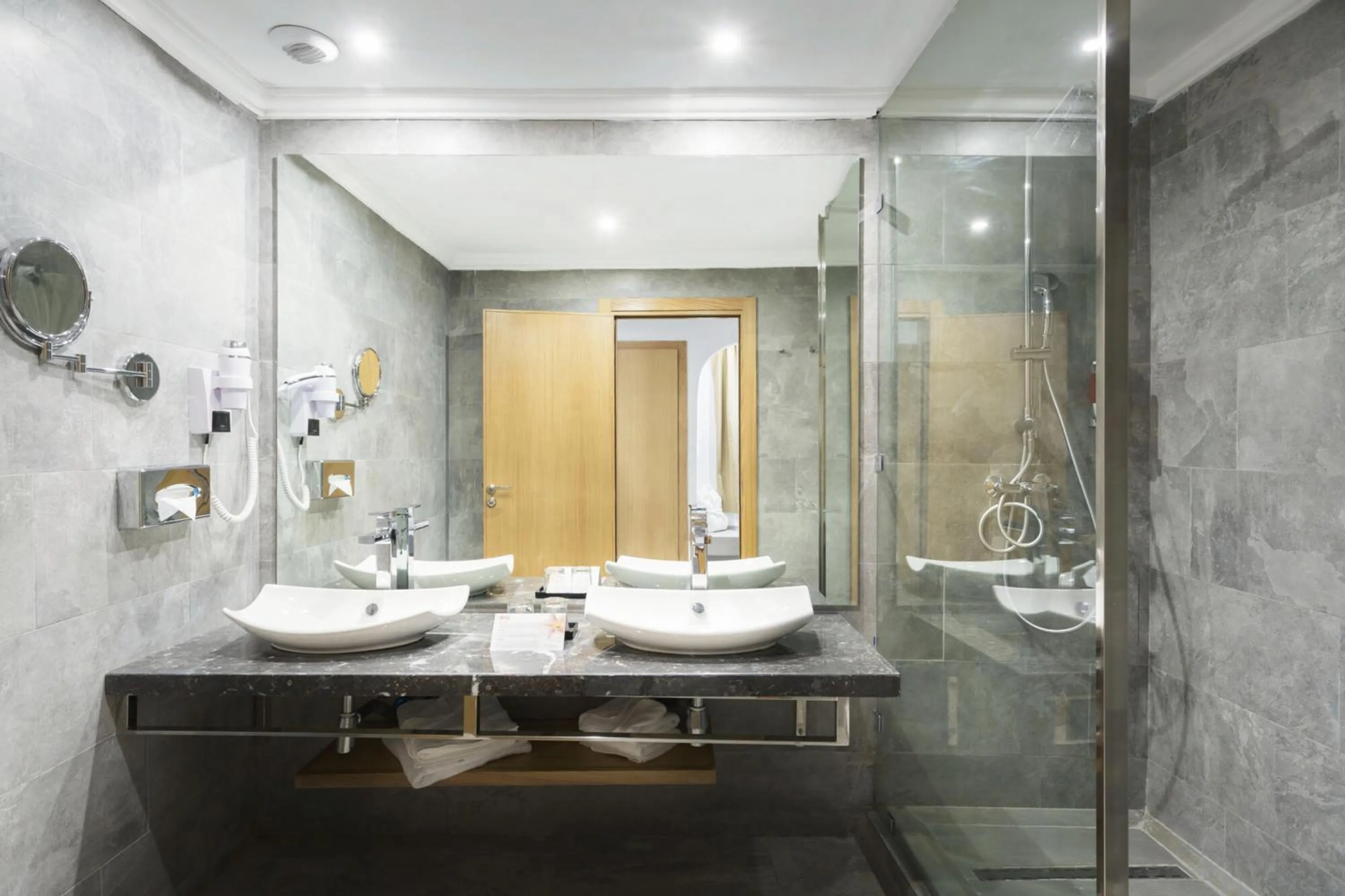 Shower in Hotel Riu Tikida Palmeraie - All Inclusive