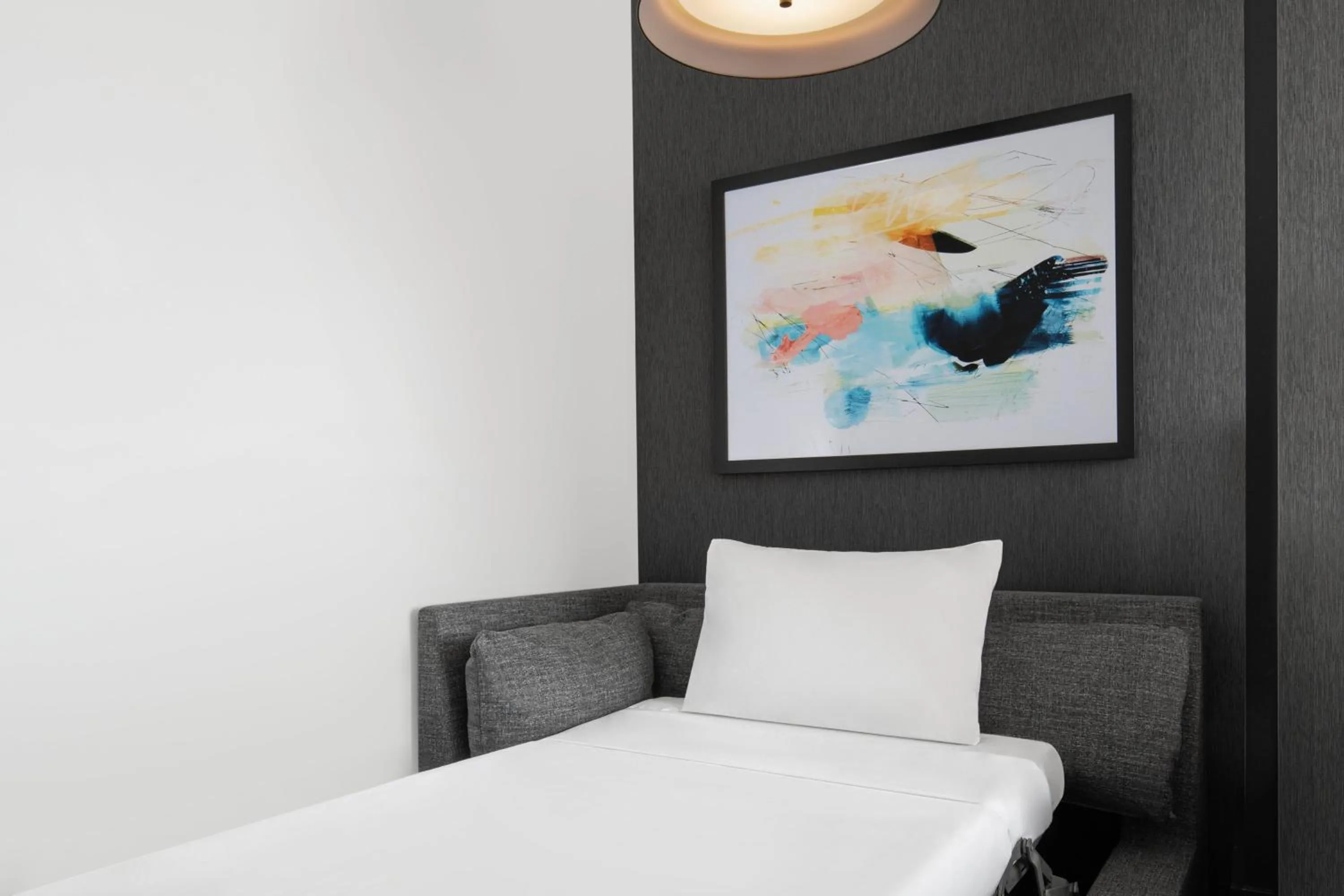 Bed in Hyatt Place Atlanta/Perimeter Center