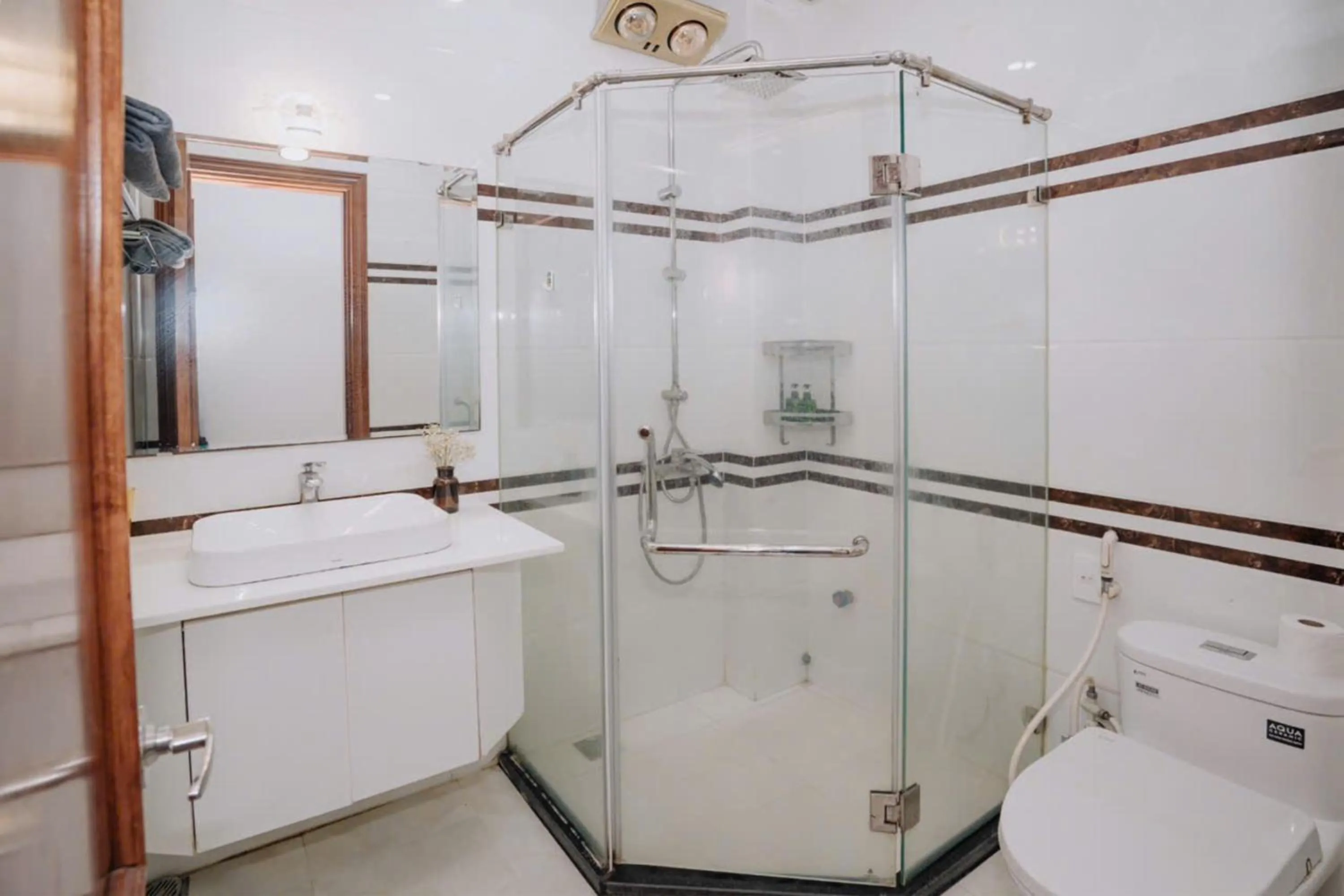 Shower in Merci Vinhomes Imperia Hai Phong