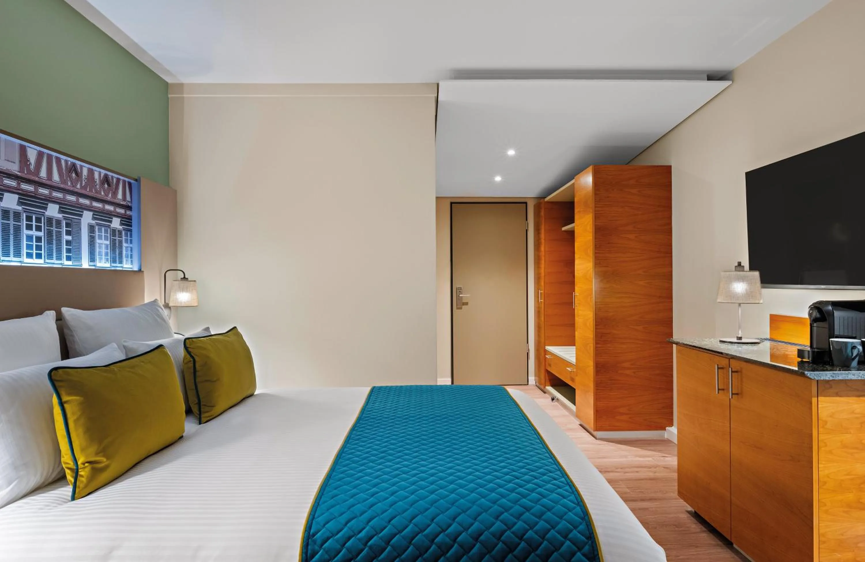 Photo of the whole room, Bed in Leonardo Hotel Esslingen