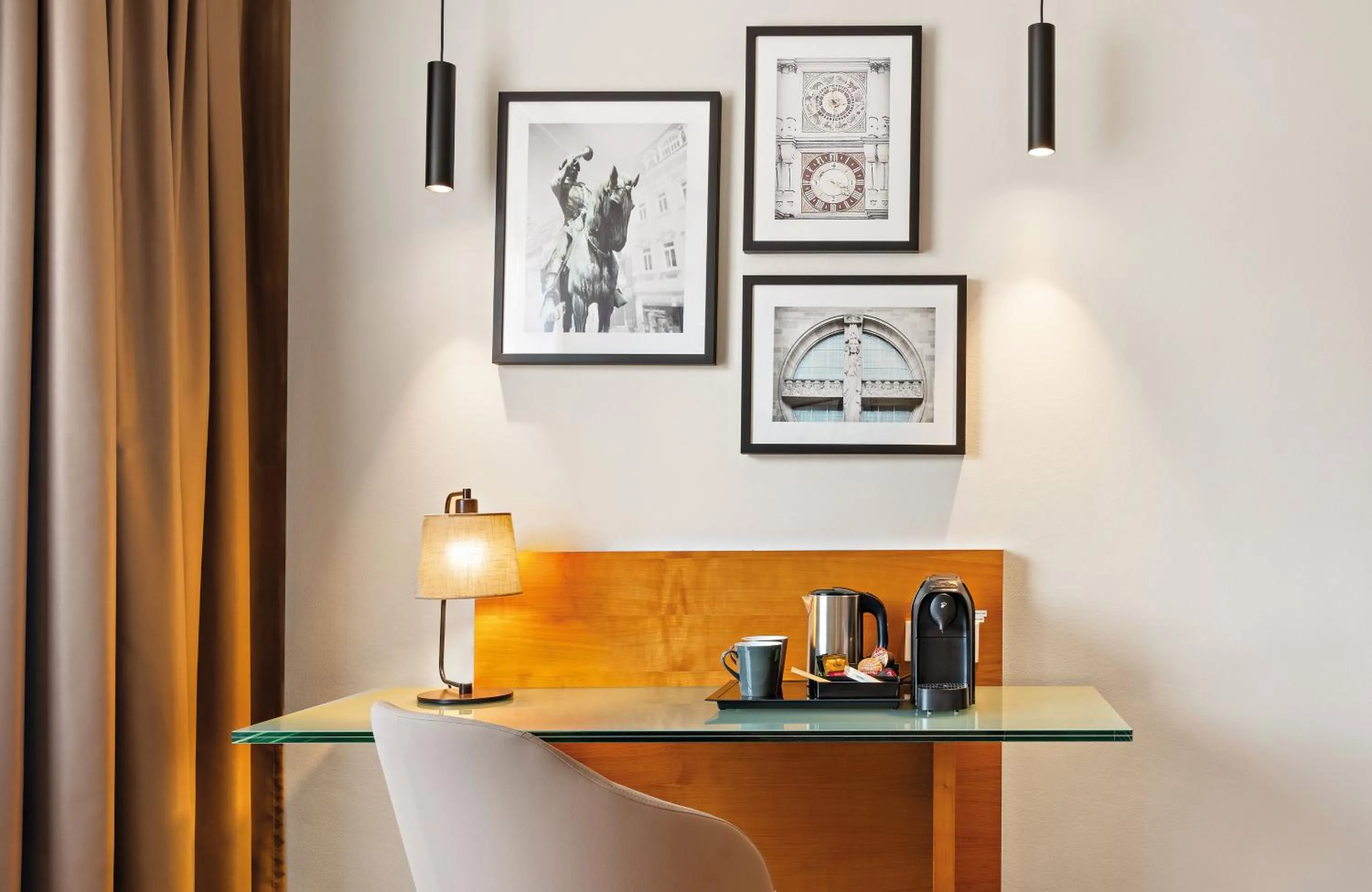 Bedroom in Leonardo Hotel Esslingen