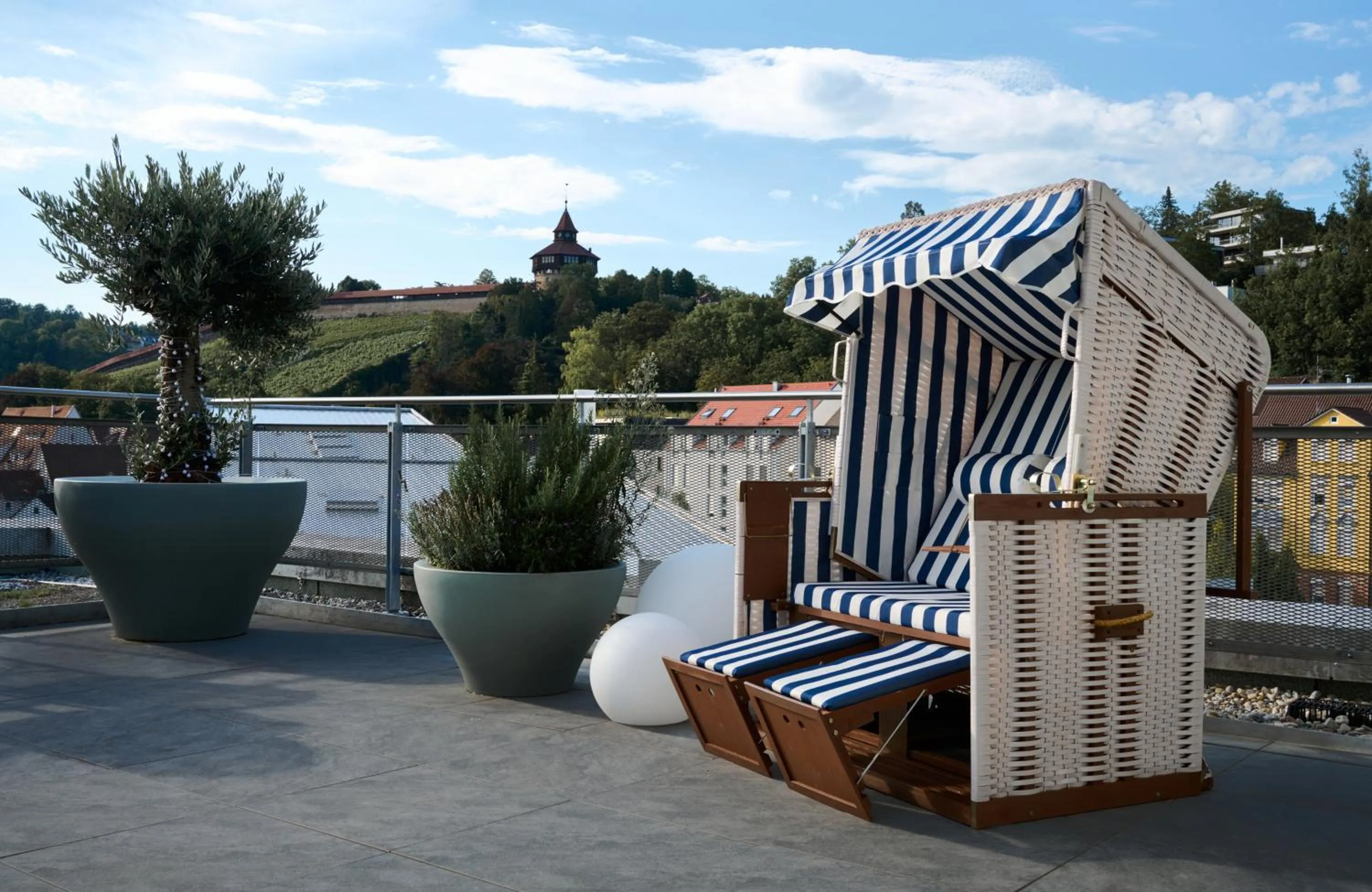 Property building in Leonardo Hotel Esslingen