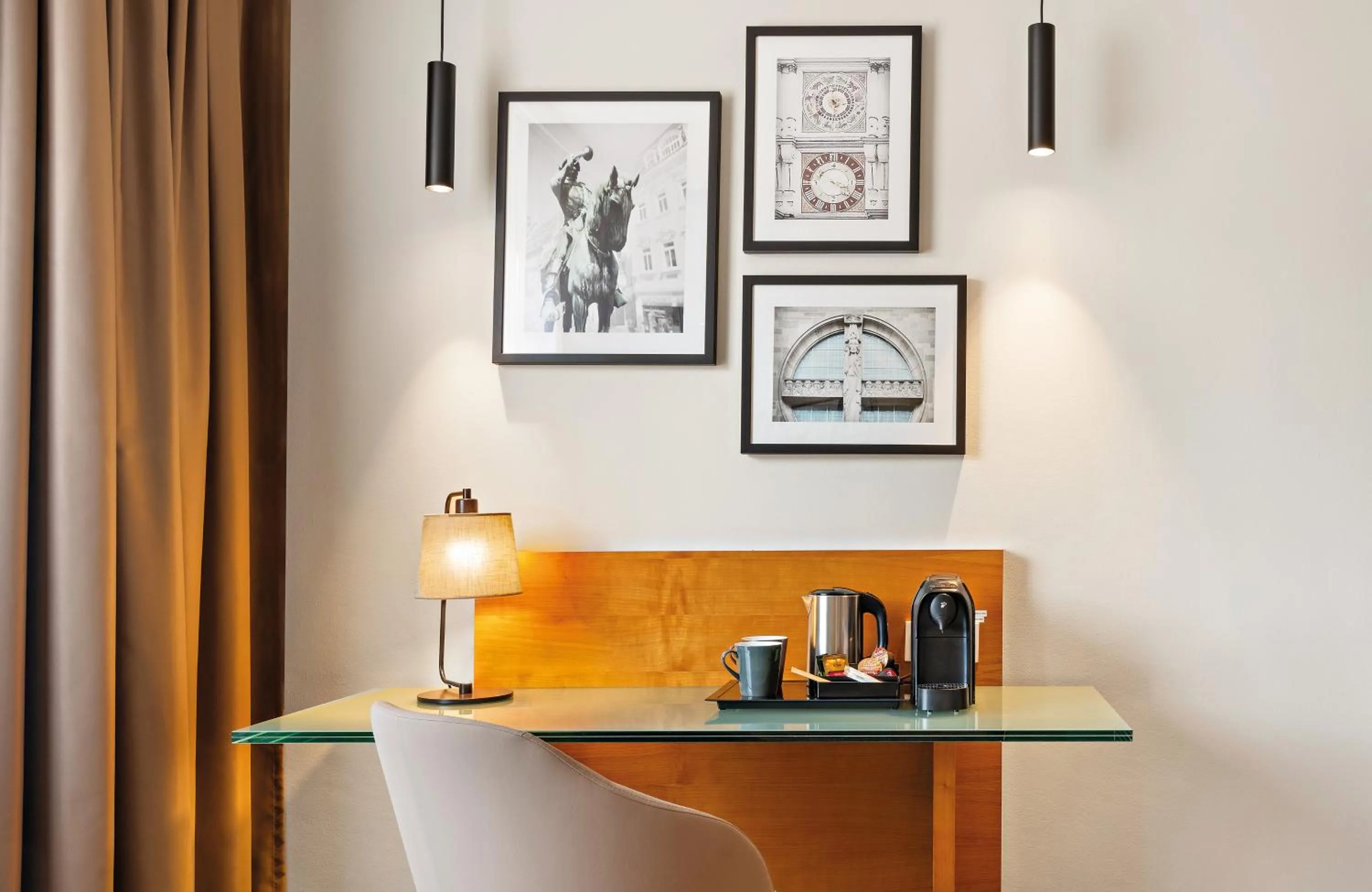 Coffee/tea facilities in Leonardo Hotel Esslingen