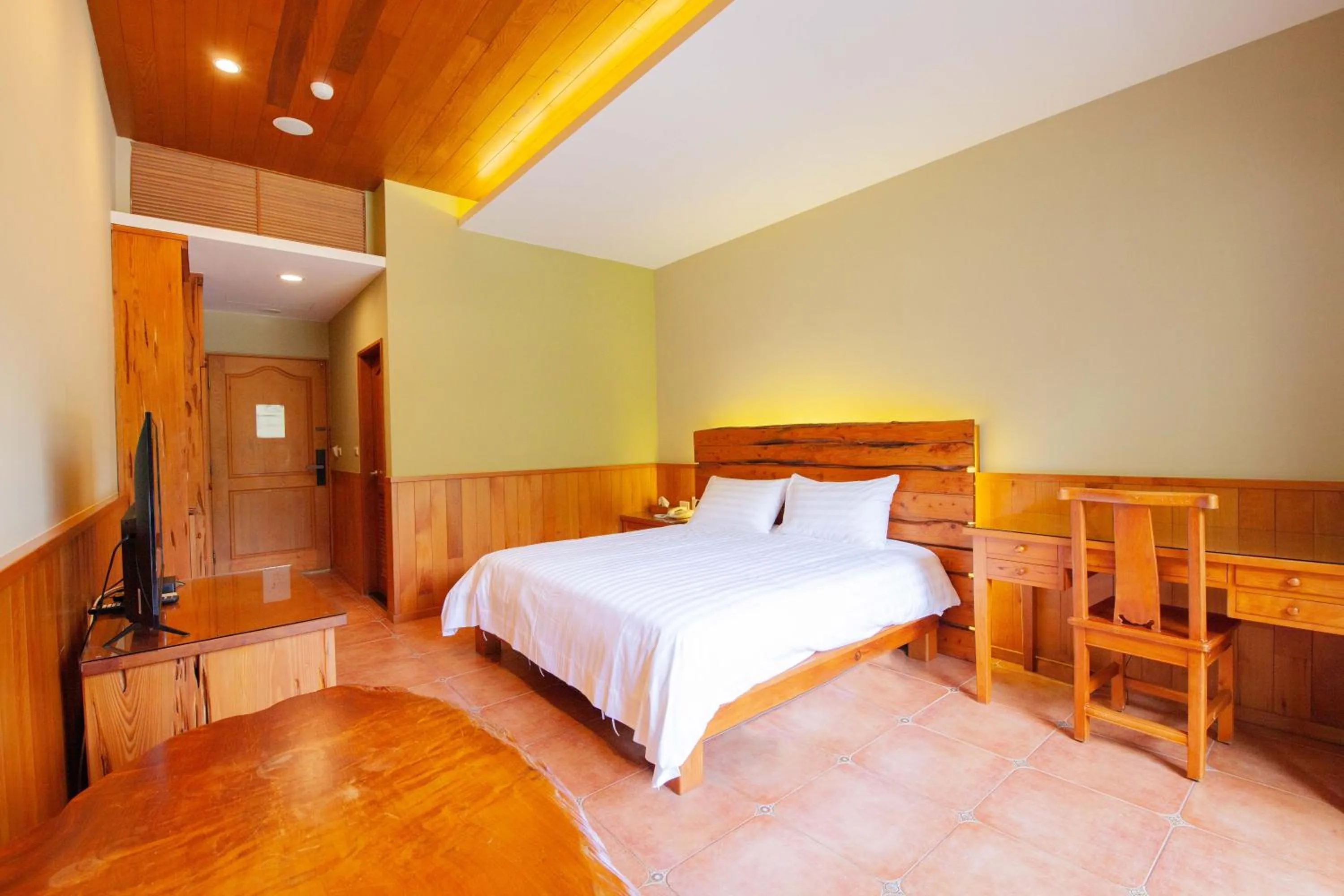 Bedroom, Bed in Hinoki House
