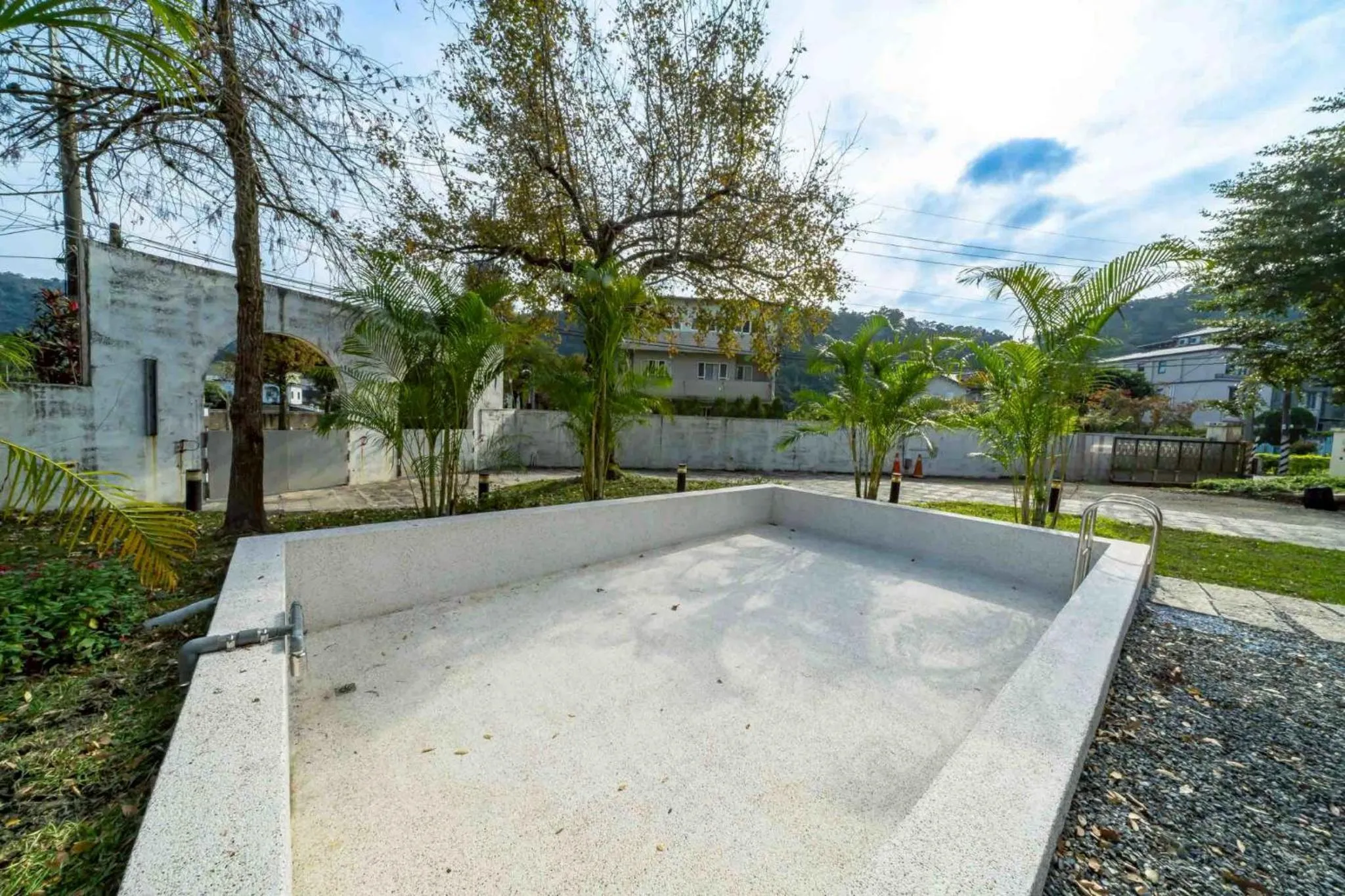 Swimming pool in 檜木屋民宿