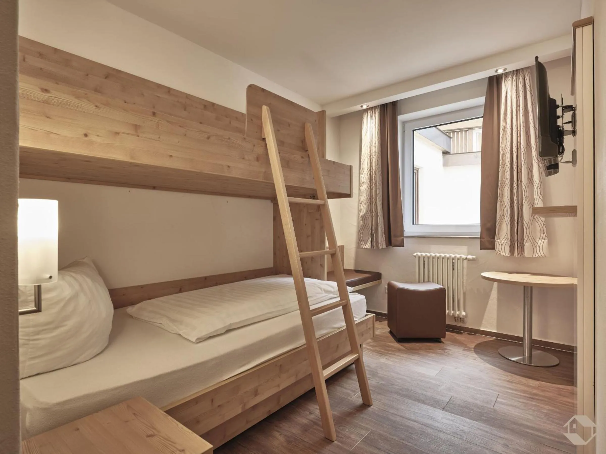 bunk bed, Bed in Landgasthof Adler Pelzmühle