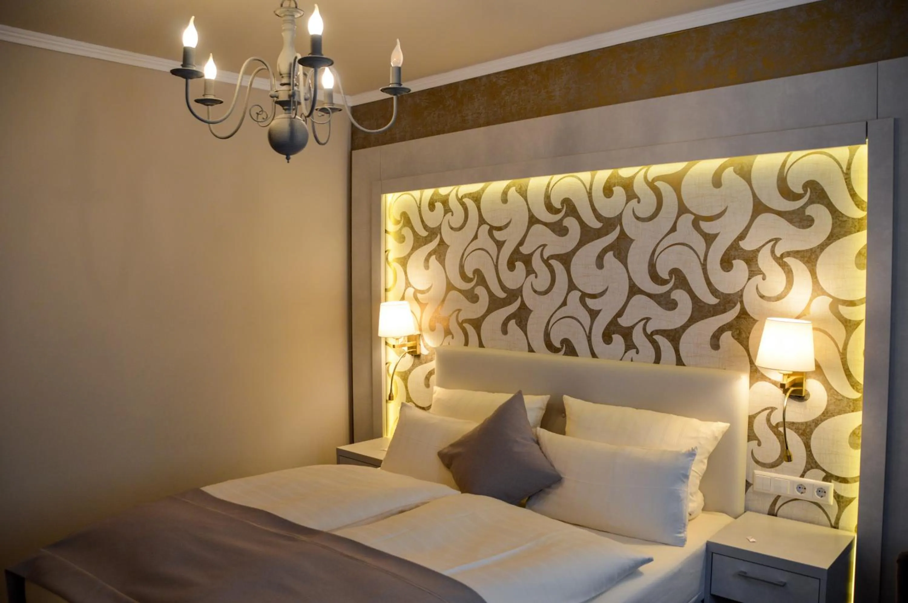 Photo of the whole room, Bed in Schloß-Hotel Petry