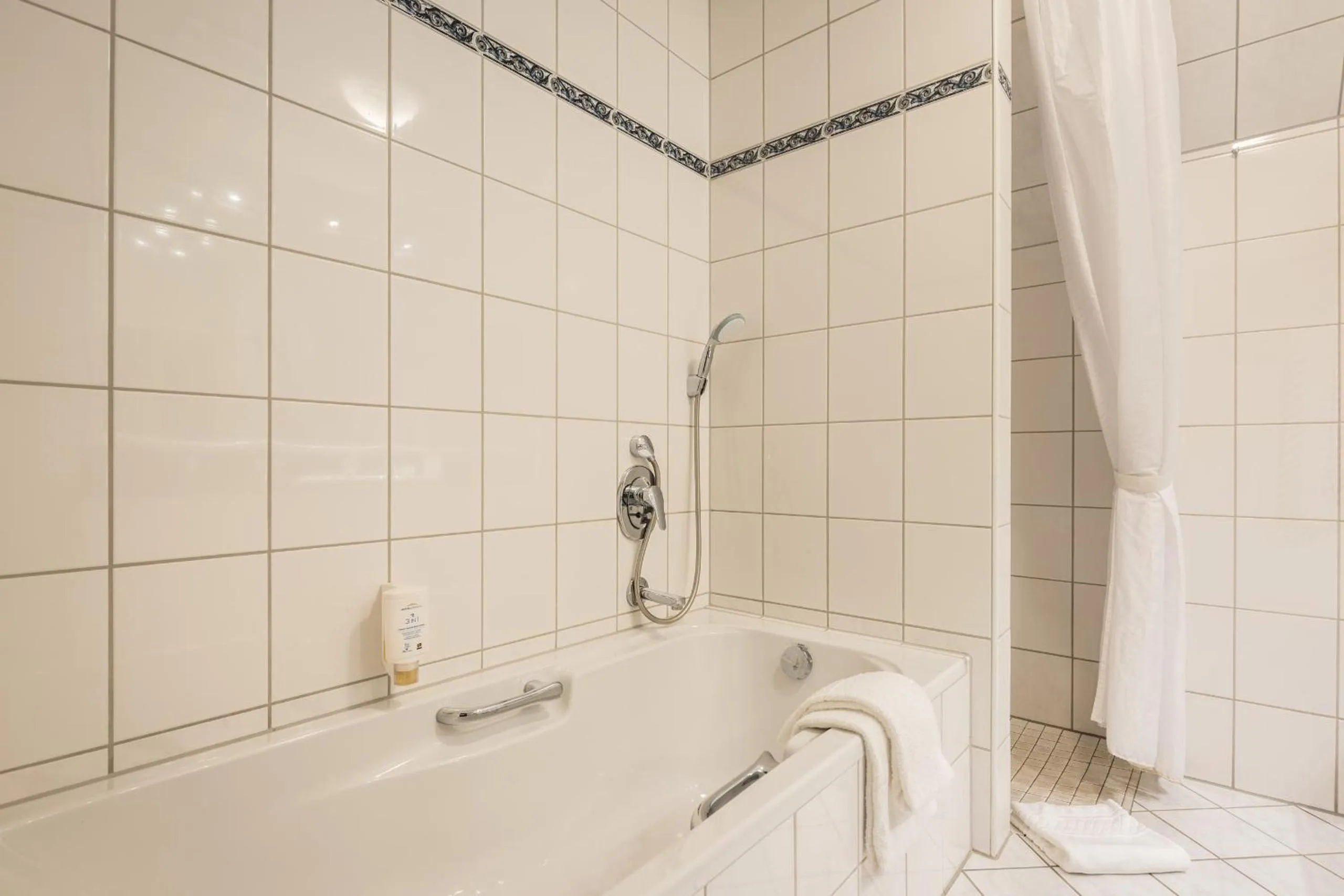 Bathroom in Schloß-Hotel Petry