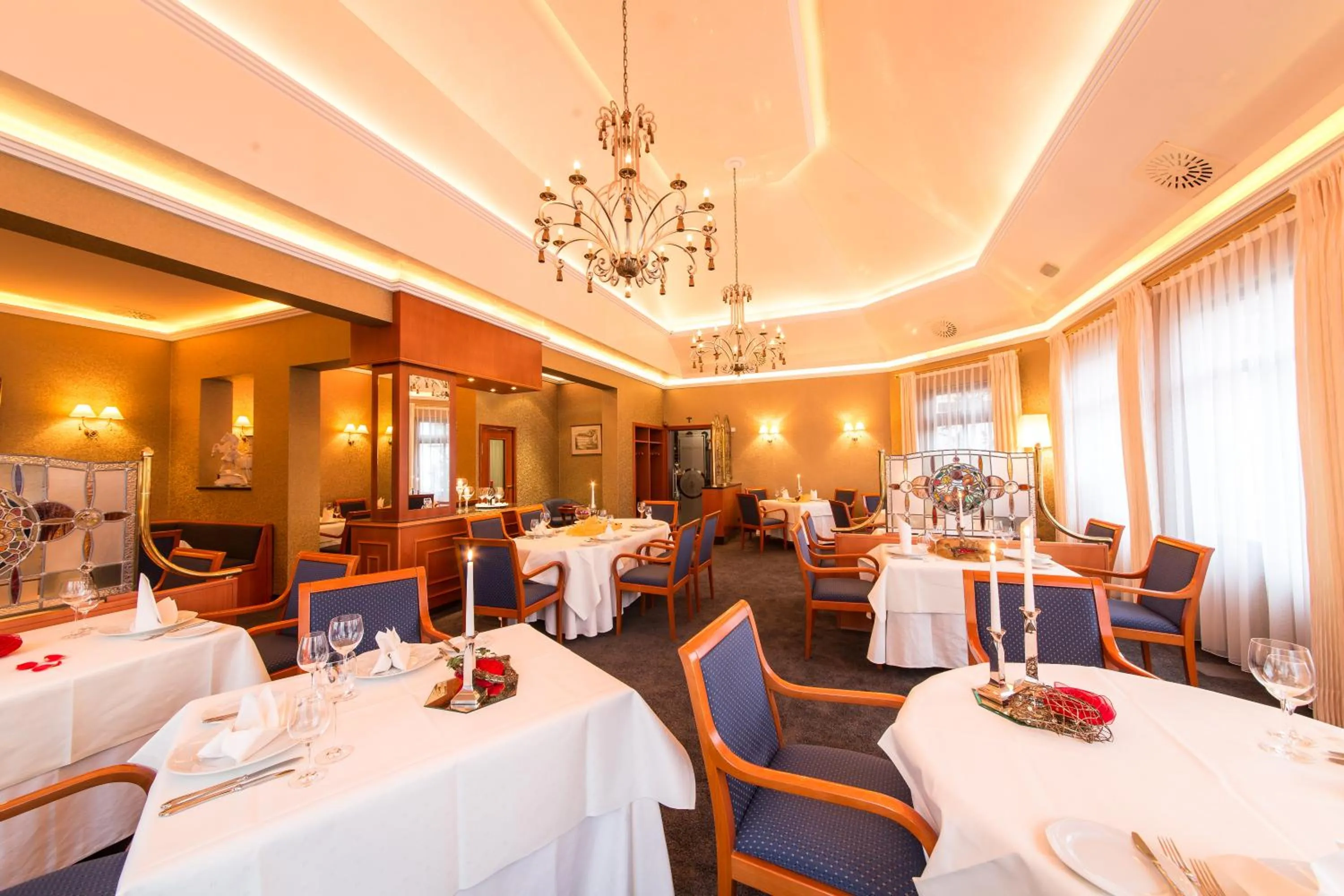 Restaurant/places to eat in Schloß-Hotel Petry