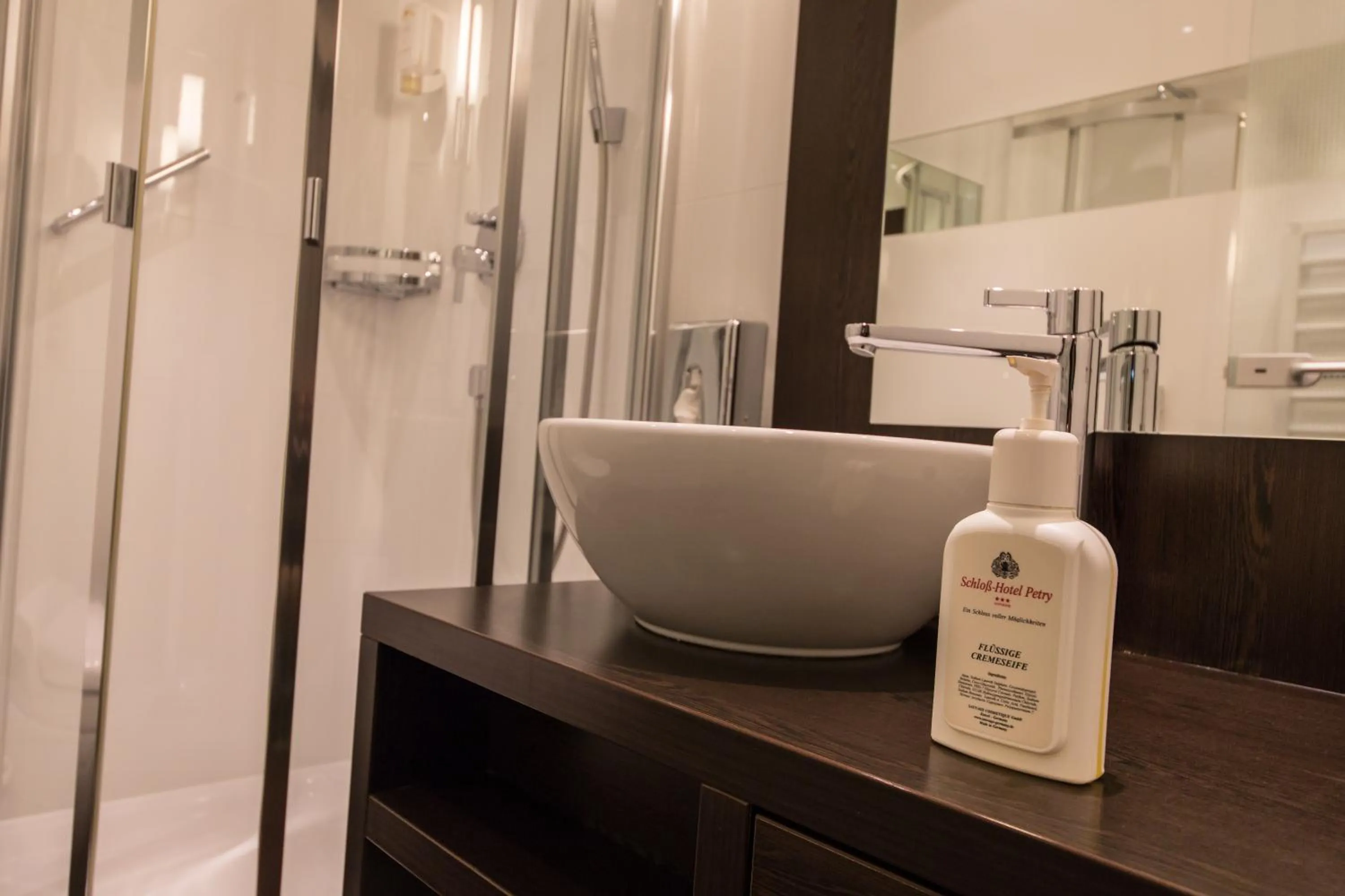 Bathroom in Schloß-Hotel Petry