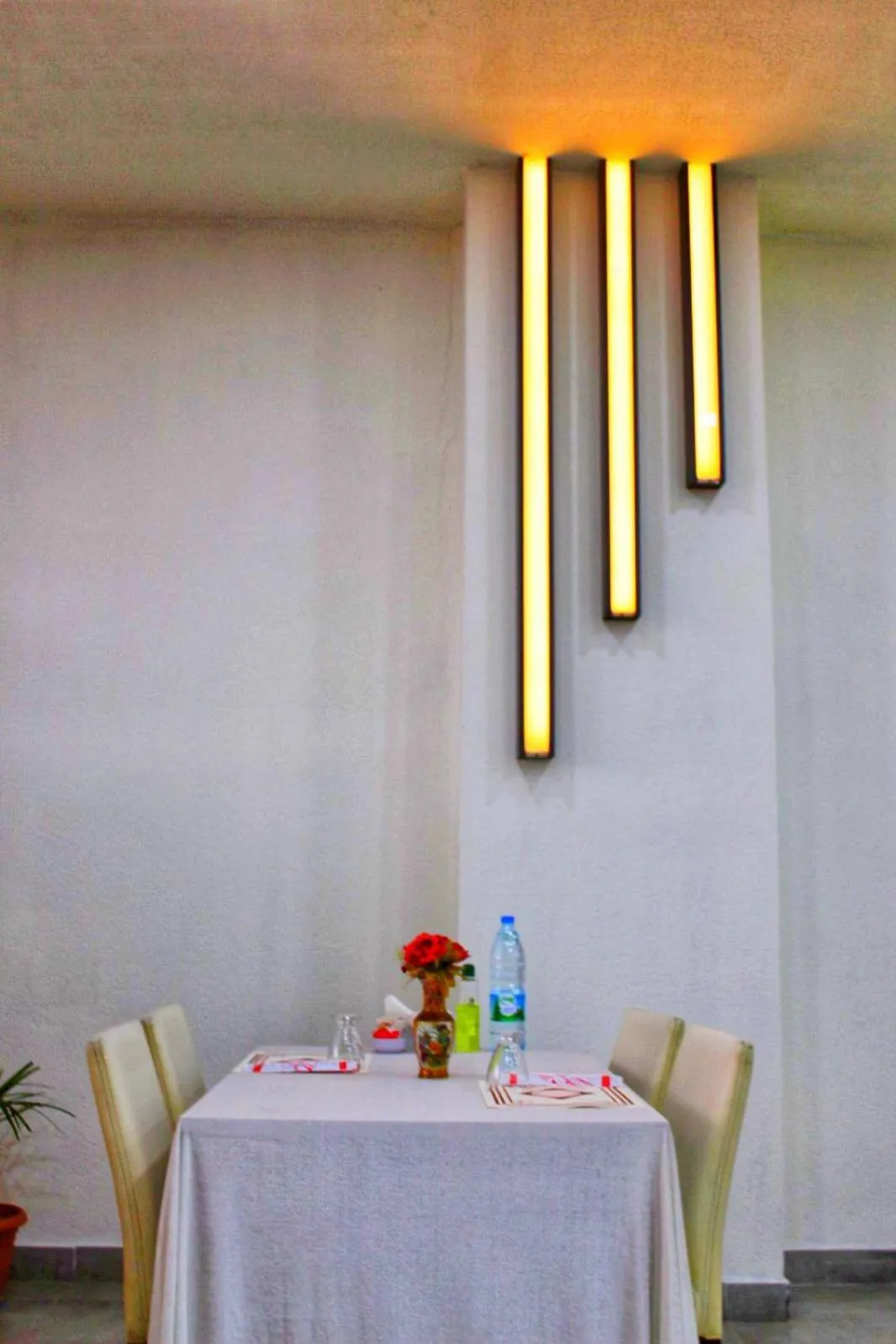 Dining area in ESKOPPremium OTEL