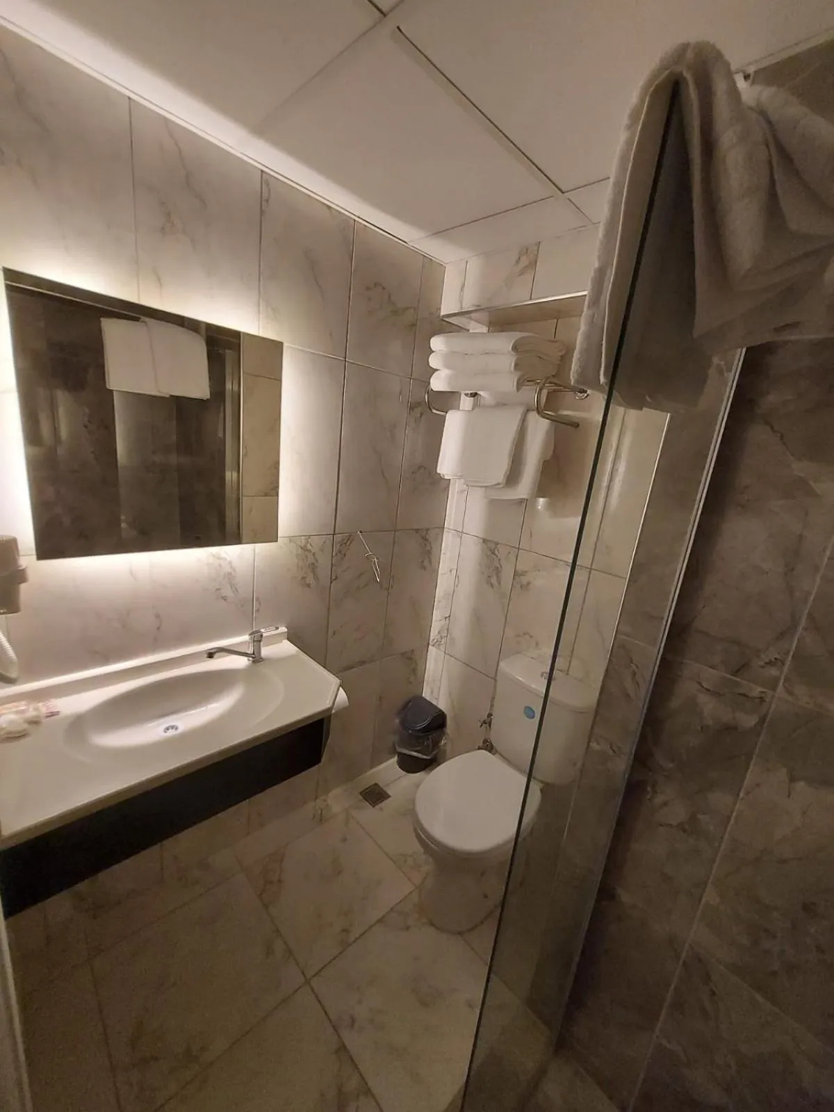 Shower in ESKOPPremium OTEL