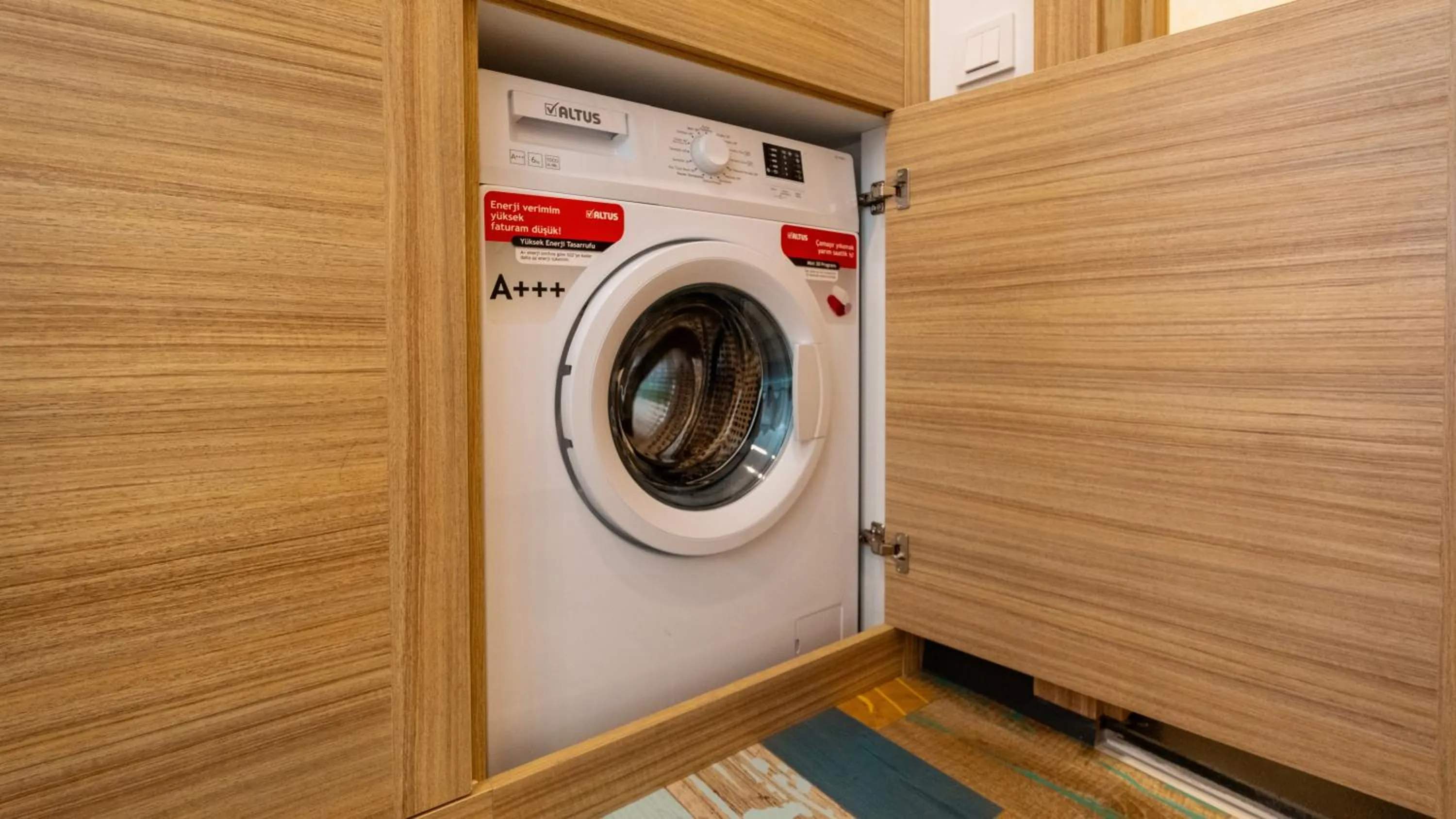 washing machine in Alesta Midtown