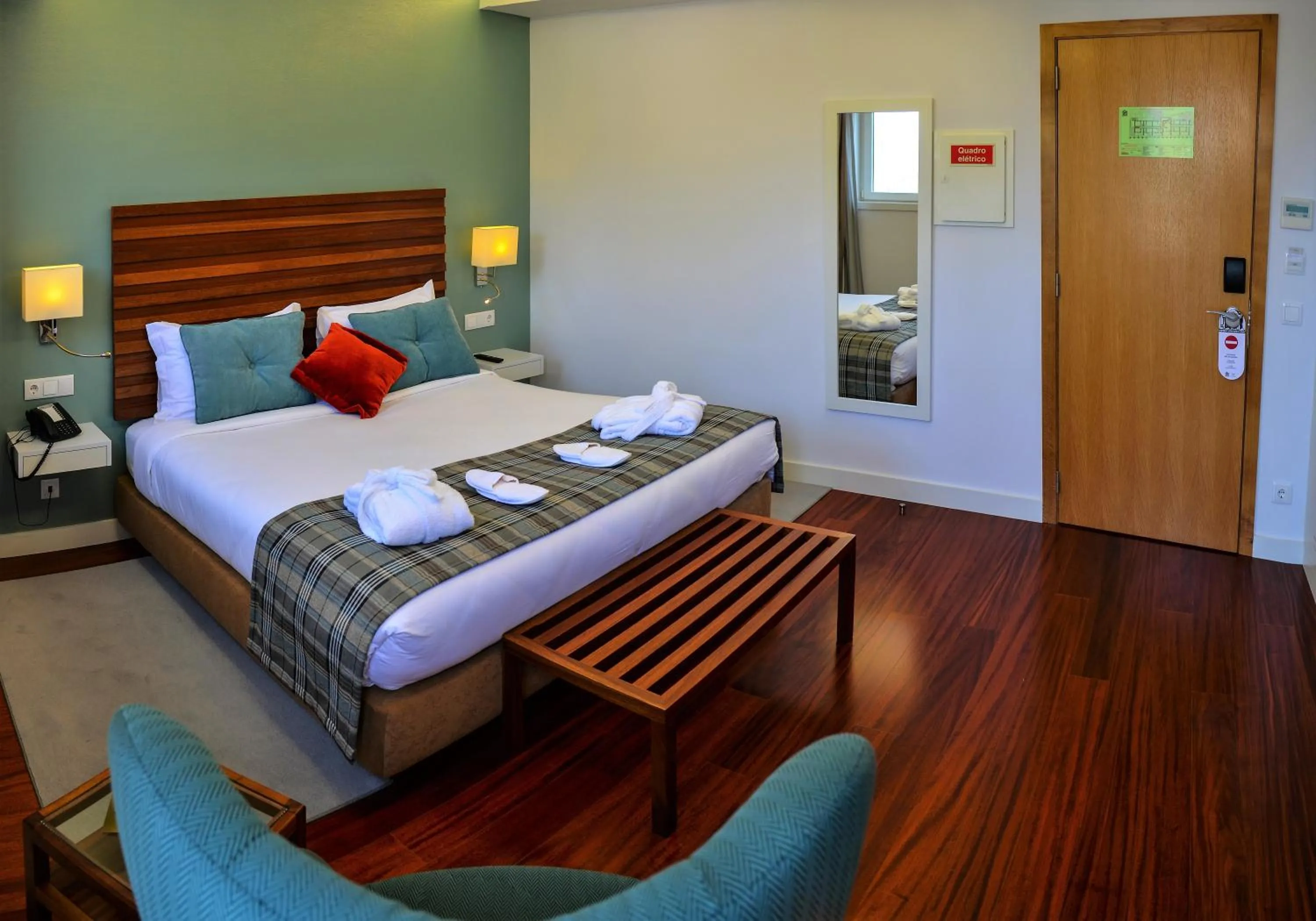 Bed in Hotel São Bento da Porta Aberta & Spa