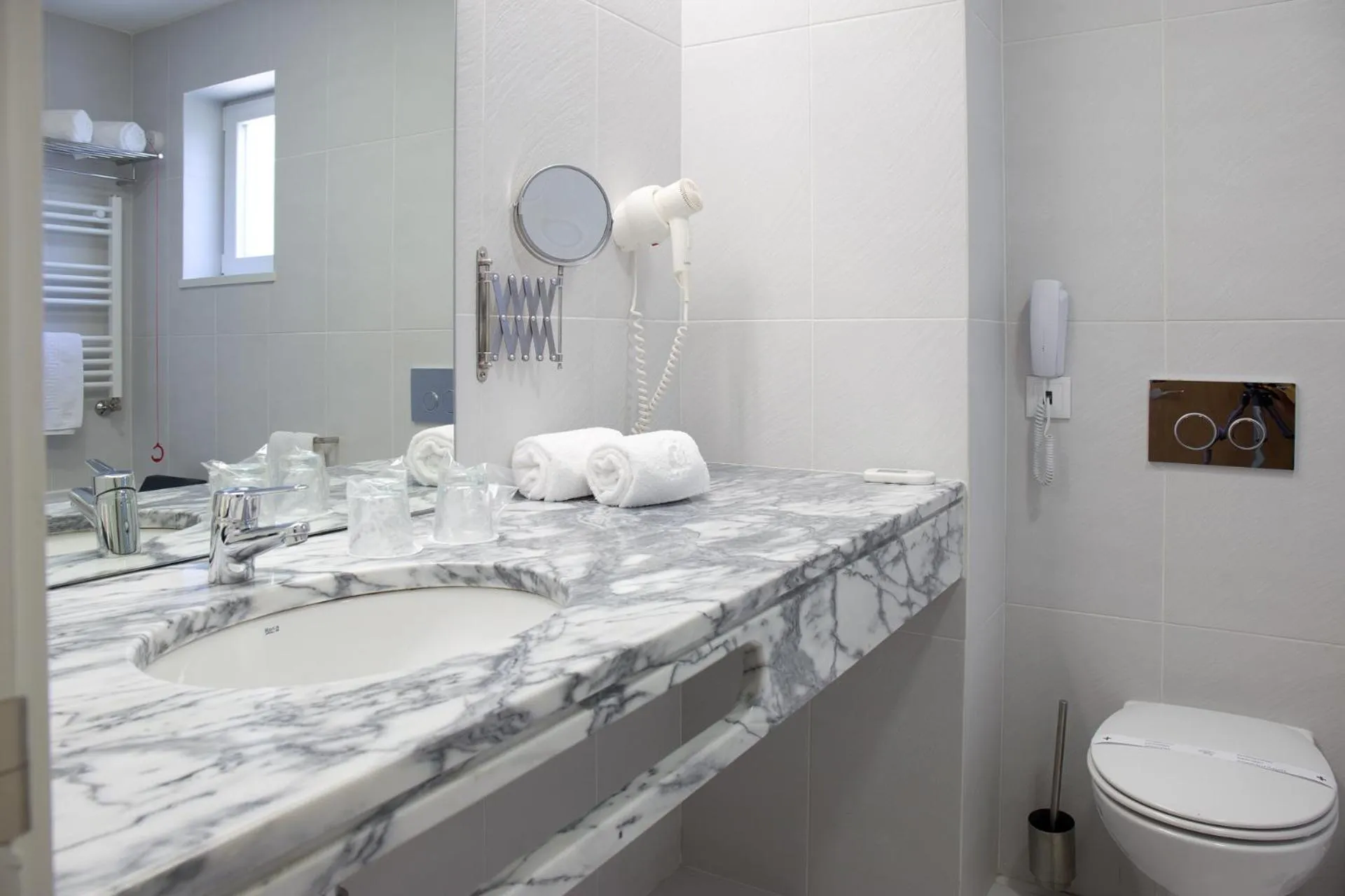 Shower in Hotel São Bento da Porta Aberta & Spa