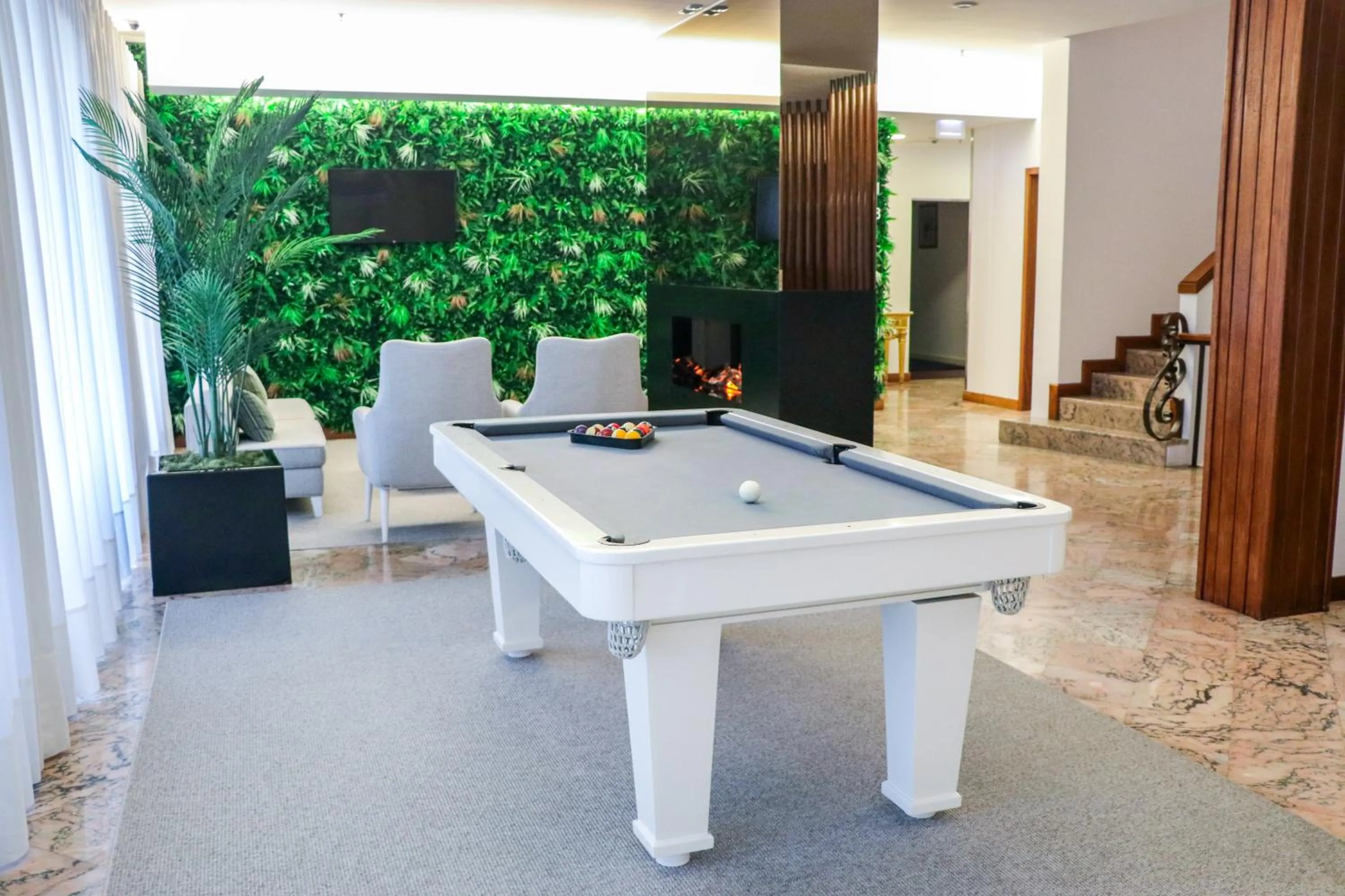 Communal lounge/ TV room in Hotel São Bento da Porta Aberta & Spa