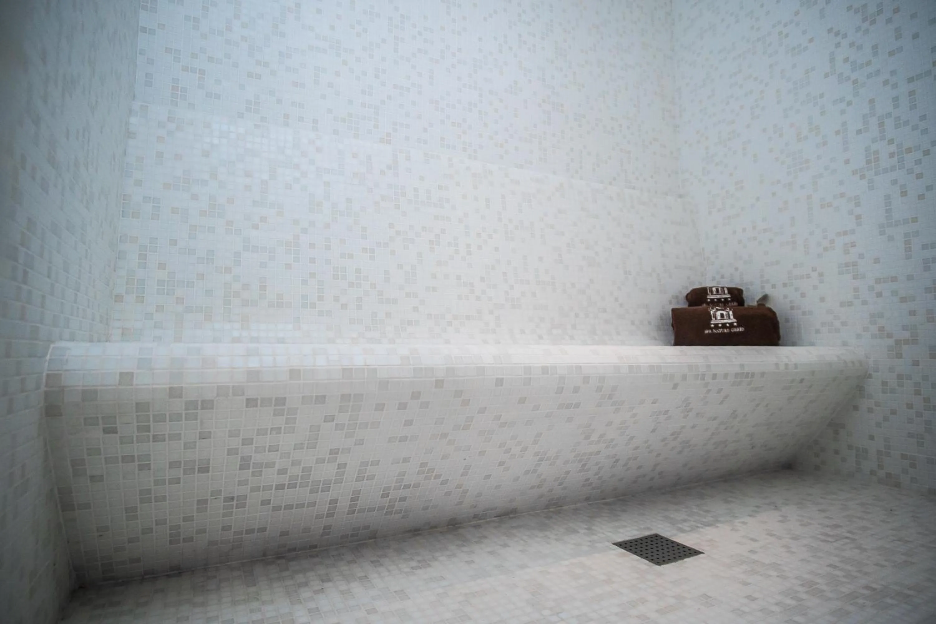 Steam room in Hotel São Bento da Porta Aberta & Spa