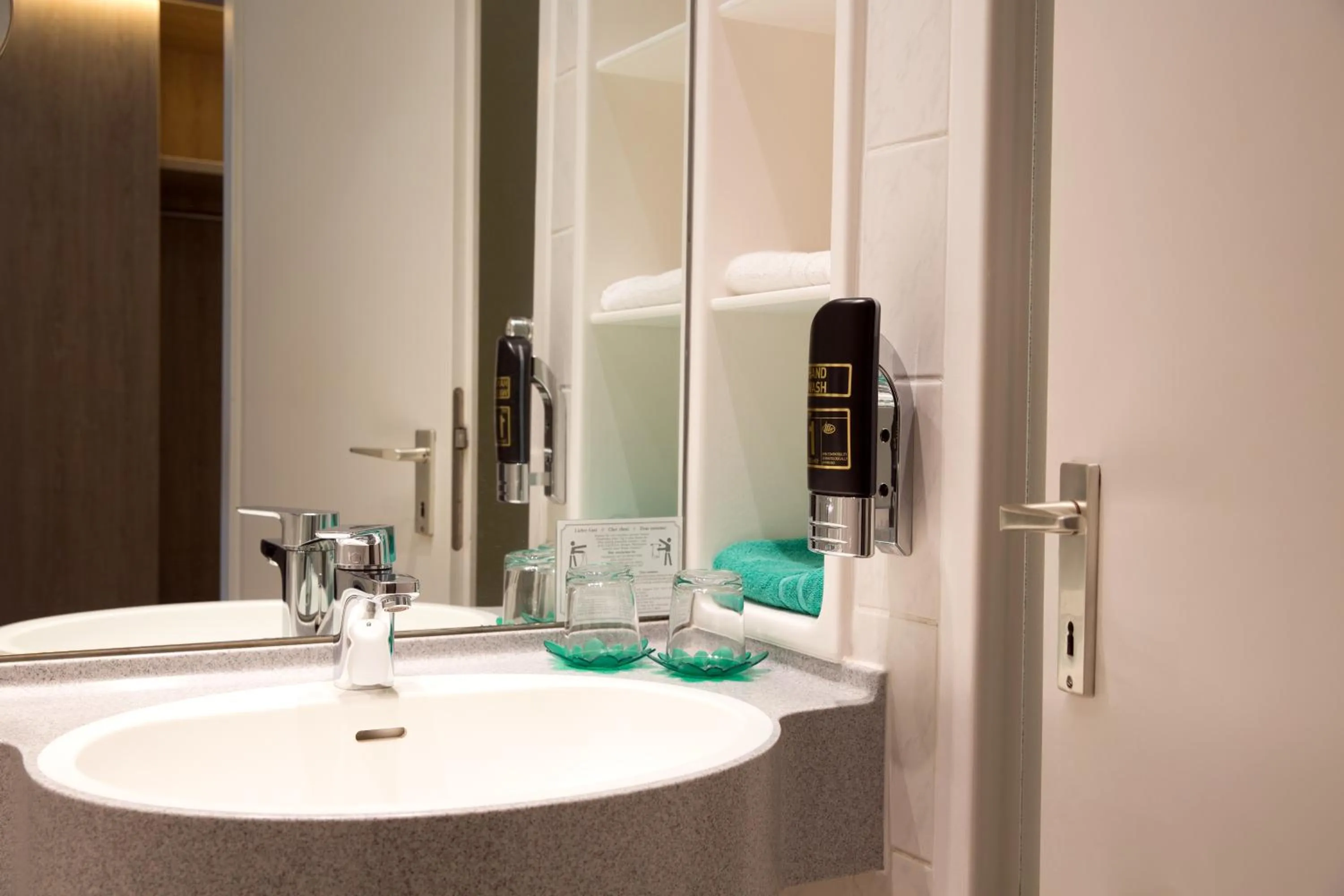 Bathroom in Central Hotel Eschborn