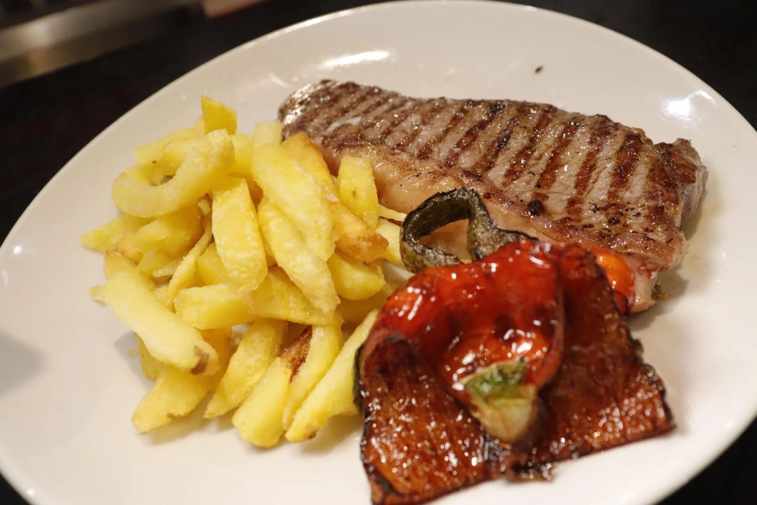 Food and drinks in Hostal Restaurante Benalup Golf