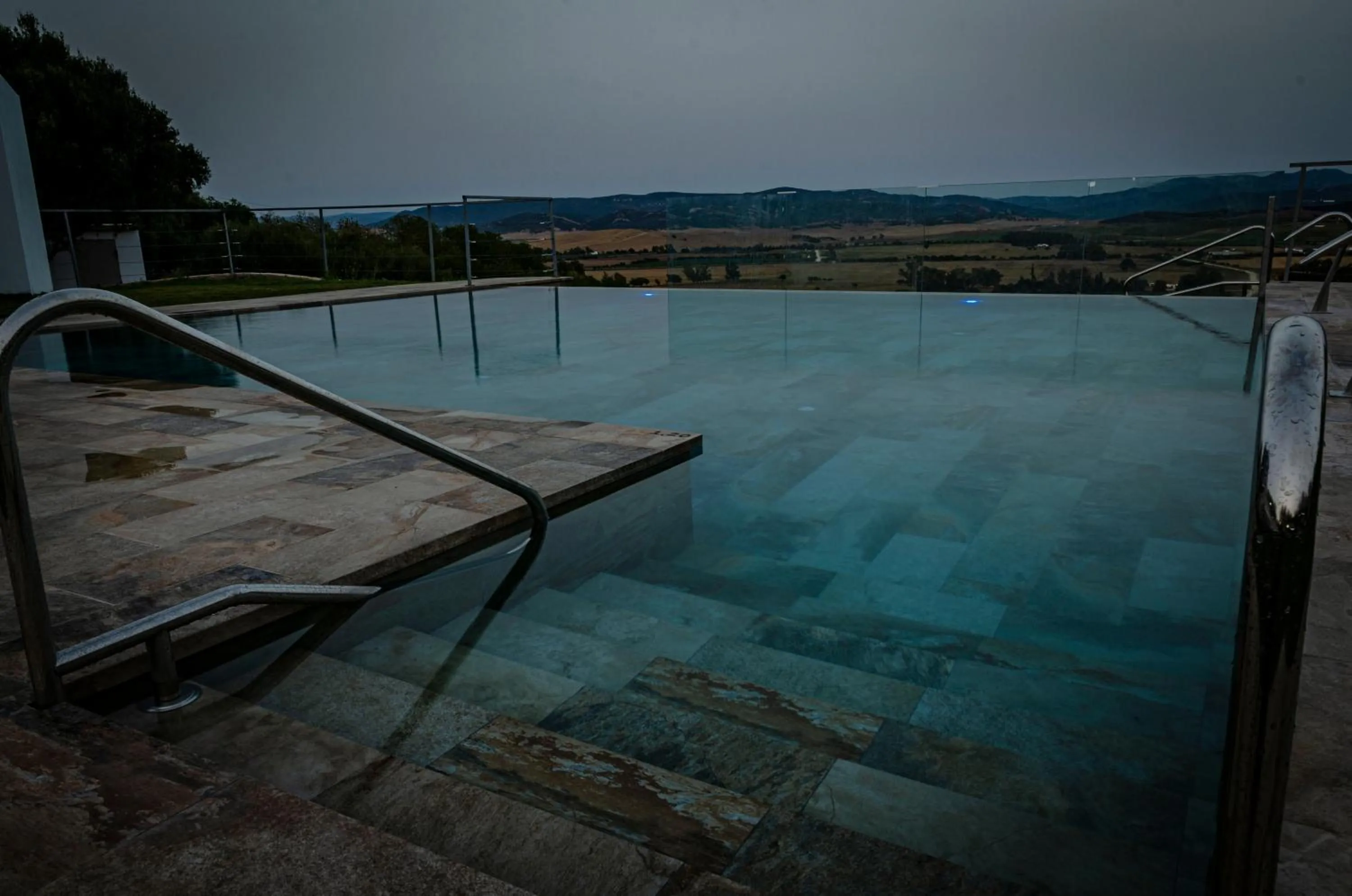 Swimming pool in Hostal Restaurante Benalup Golf