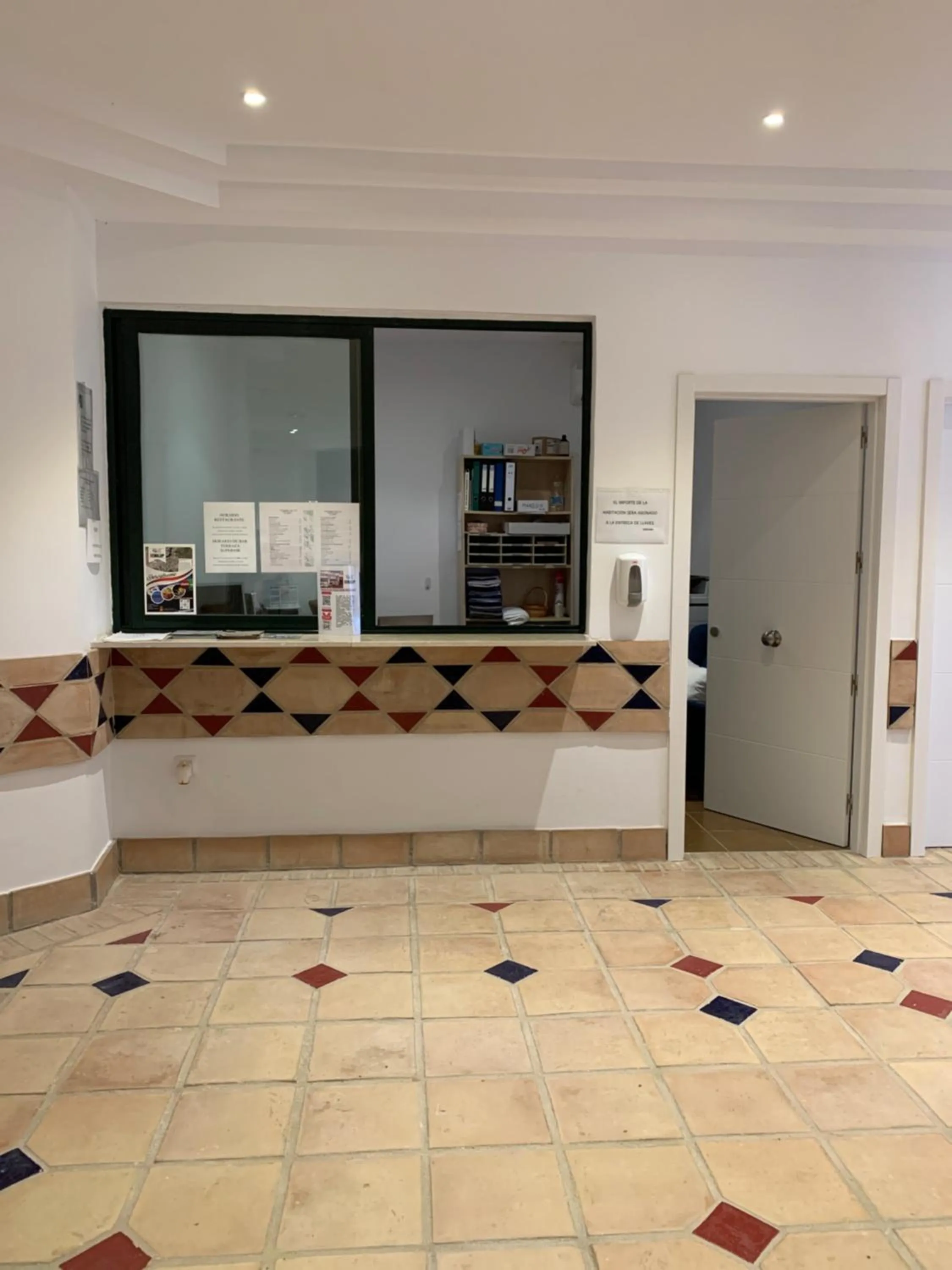 Lobby or reception in Hostal Restaurante Benalup Golf