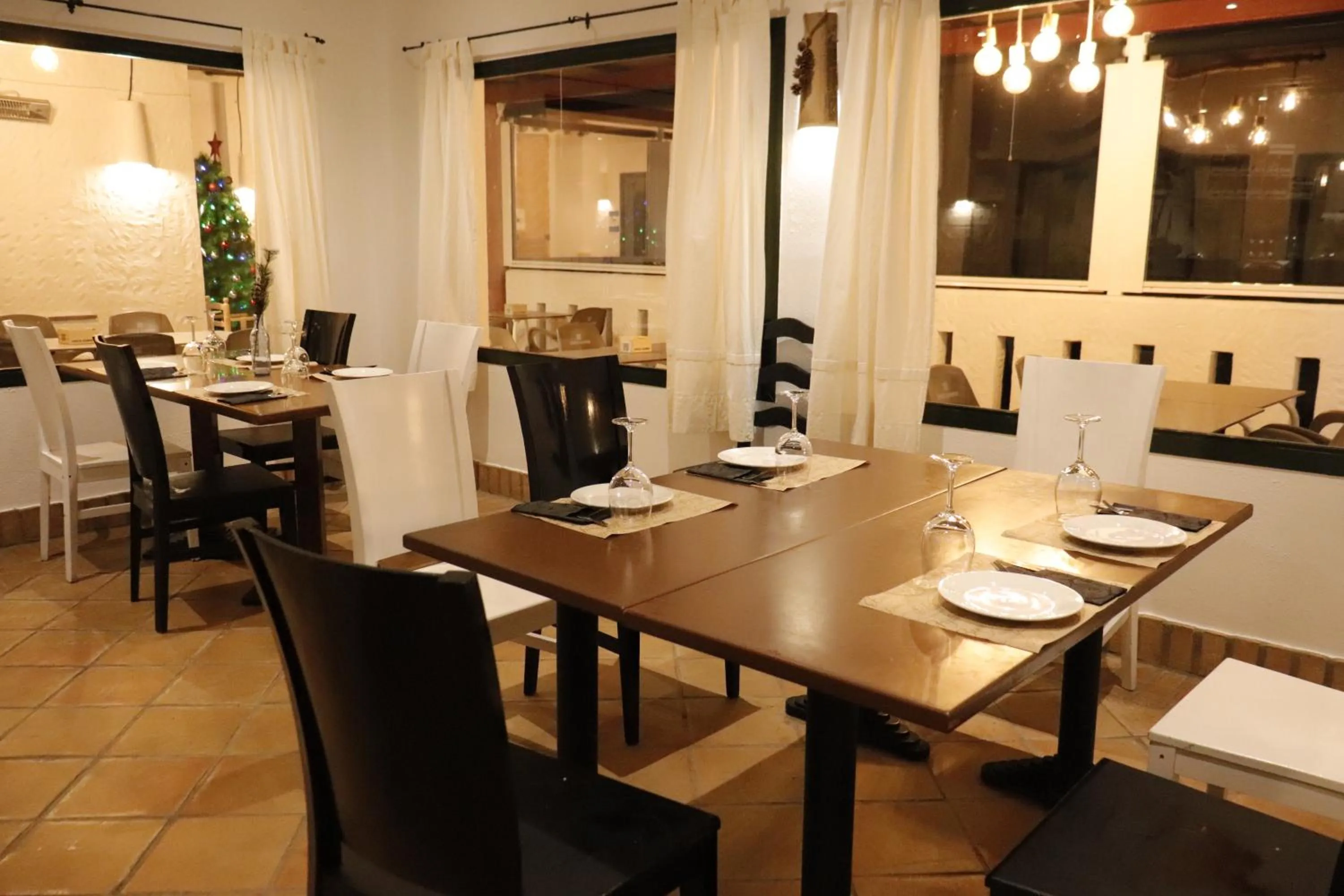 Restaurant/places to eat in Hostal Restaurante Benalup Golf