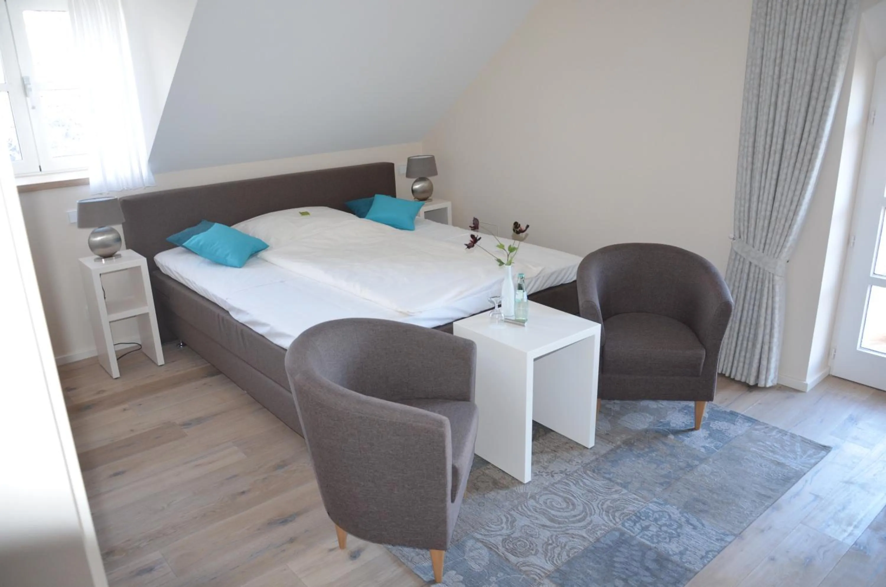 Day, Bed in Hotel Josten