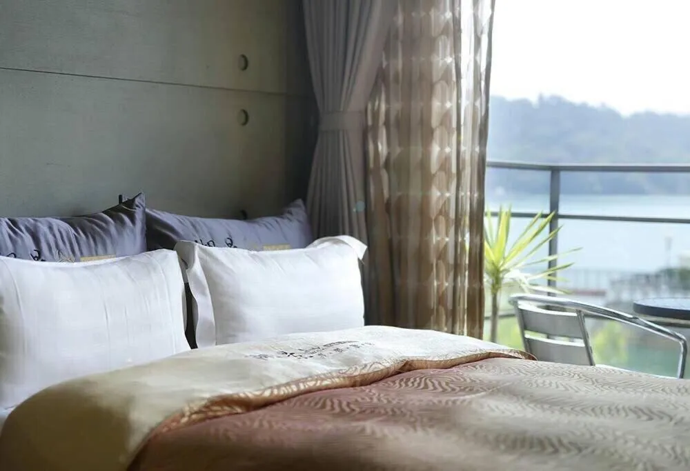 Photo of the whole room, Bed in Lakeview Homestay