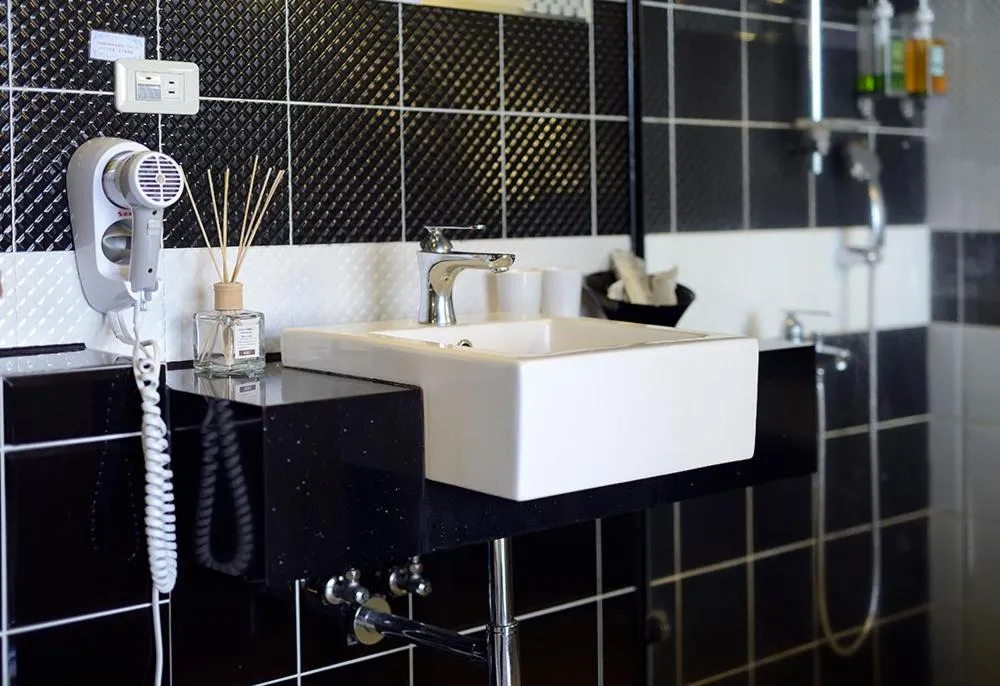 Bathroom in Lakeview Homestay