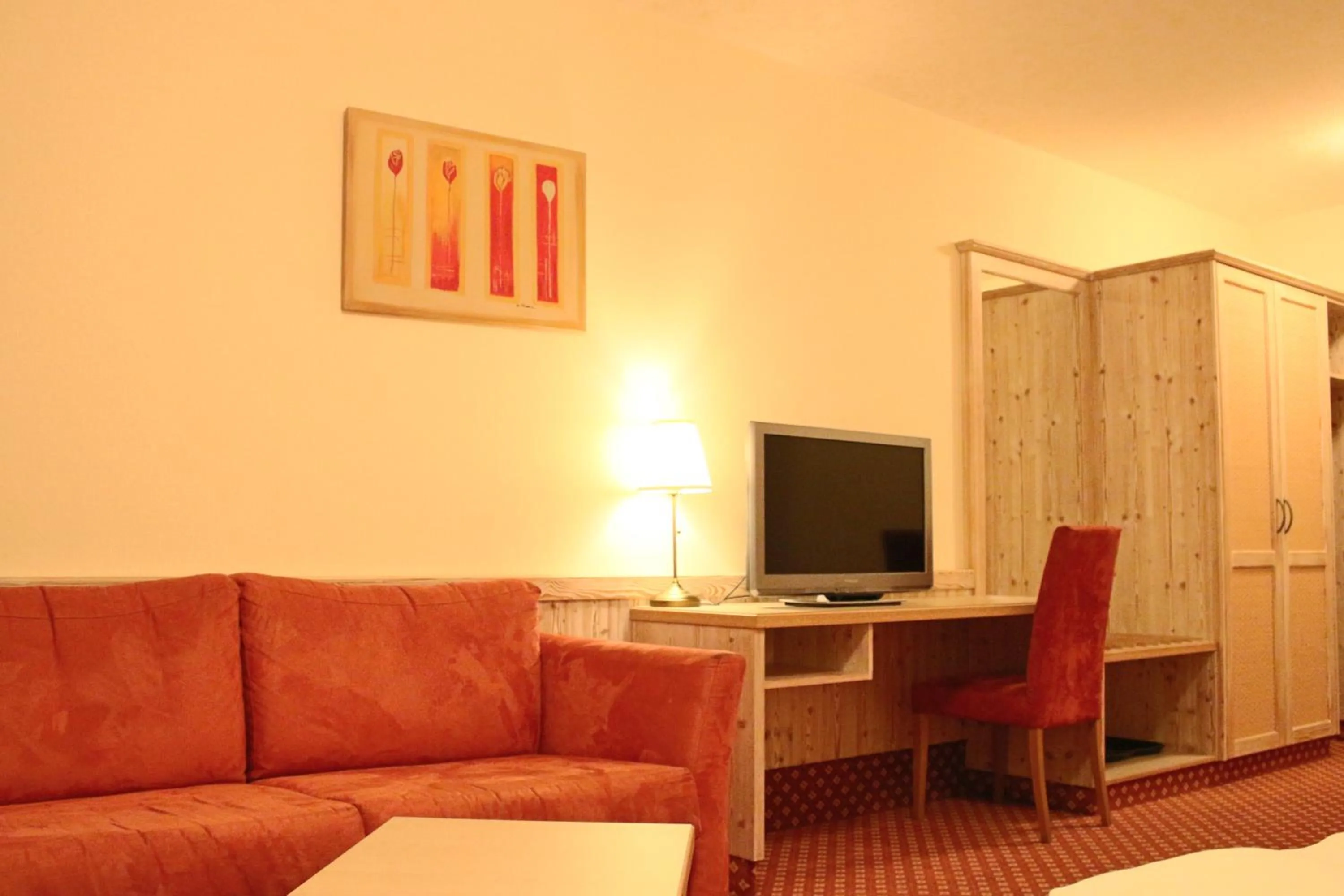 TV and multimedia, Bed in Central-Hotel