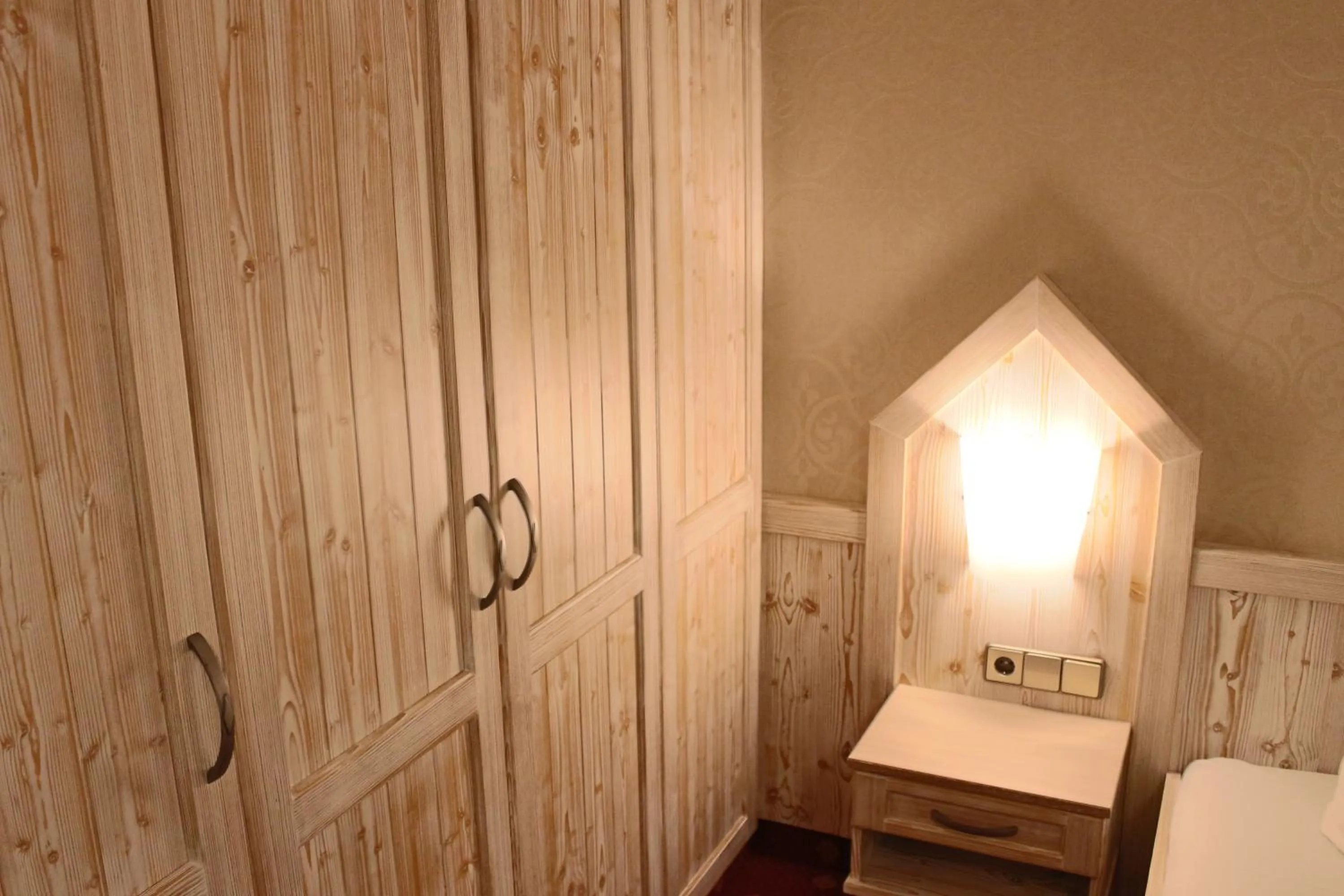 Decorative detail in Central-Hotel