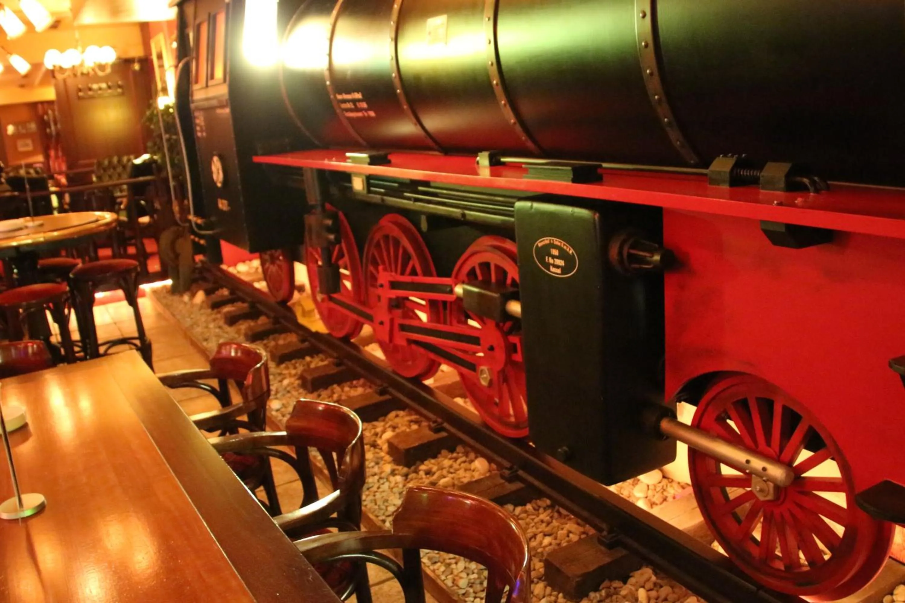 Restaurant/places to eat in Central-Hotel