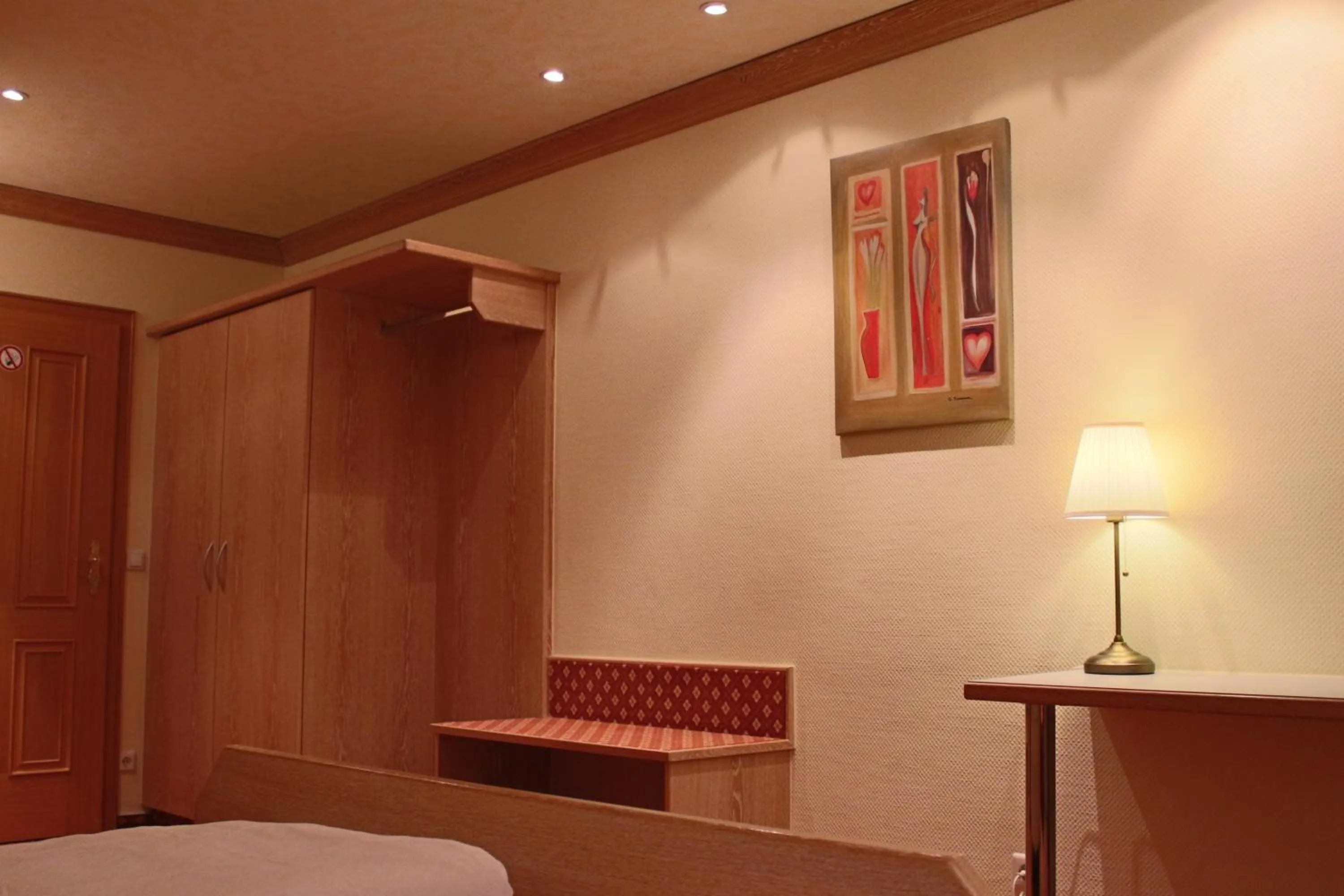 Bedroom, Bed in Central-Hotel