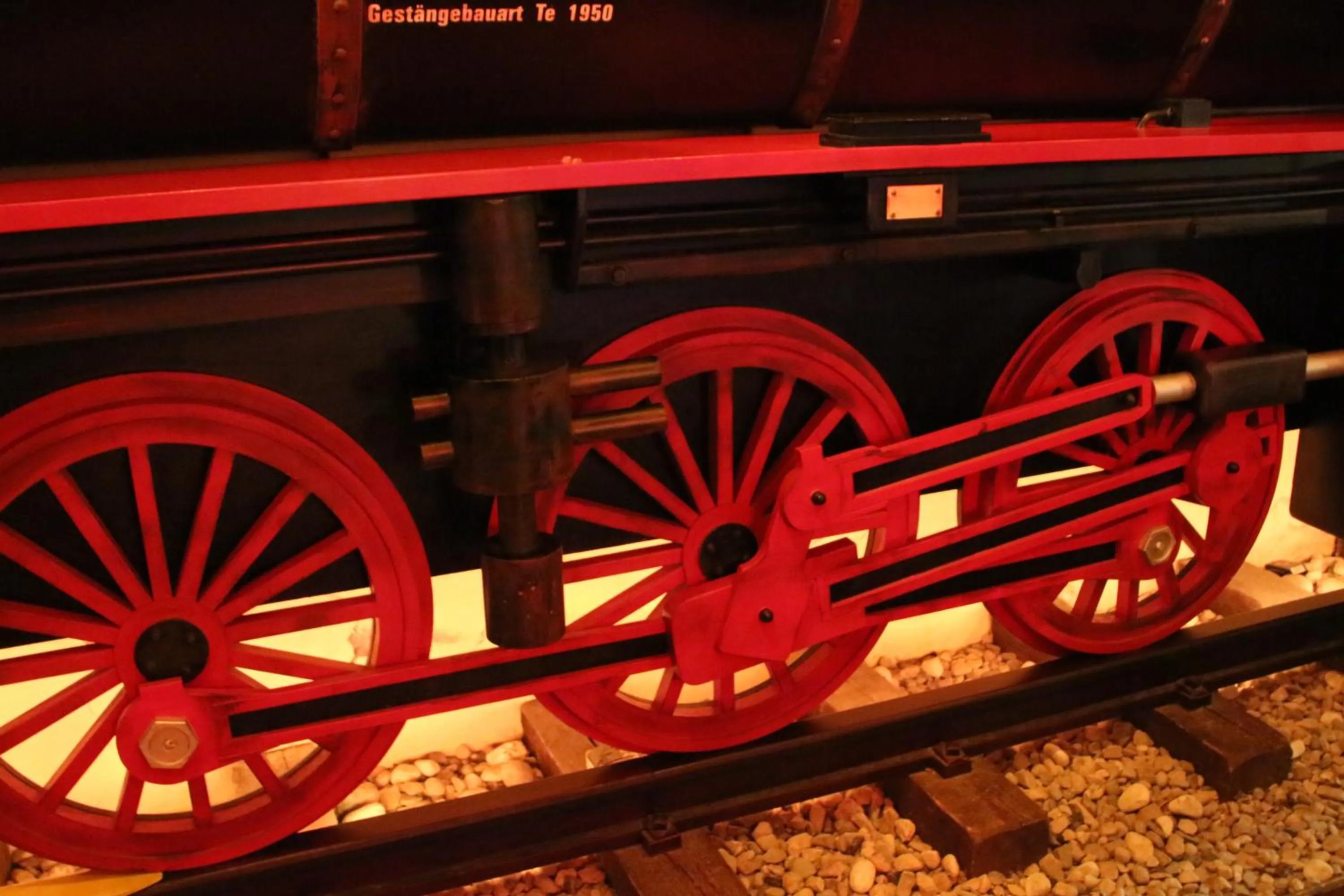 Restaurant/places to eat in Central-Hotel