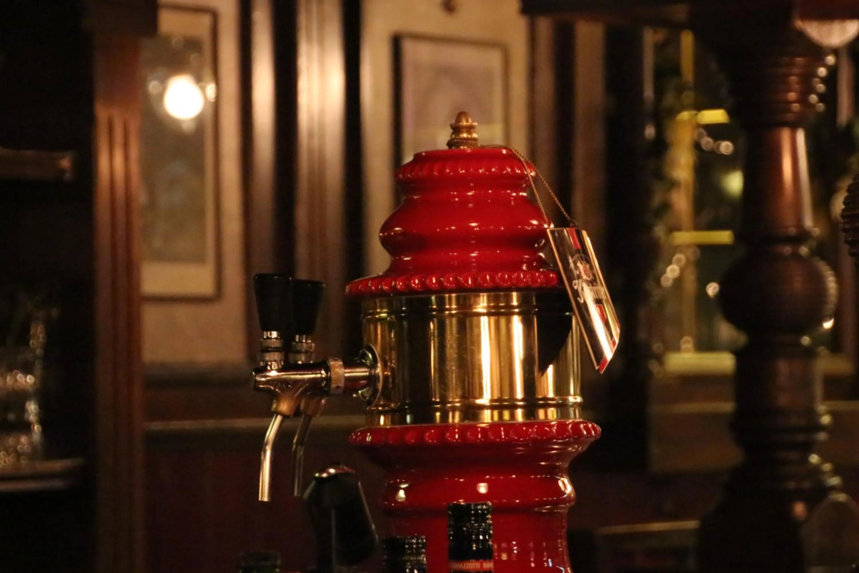 Restaurant/places to eat in Central-Hotel