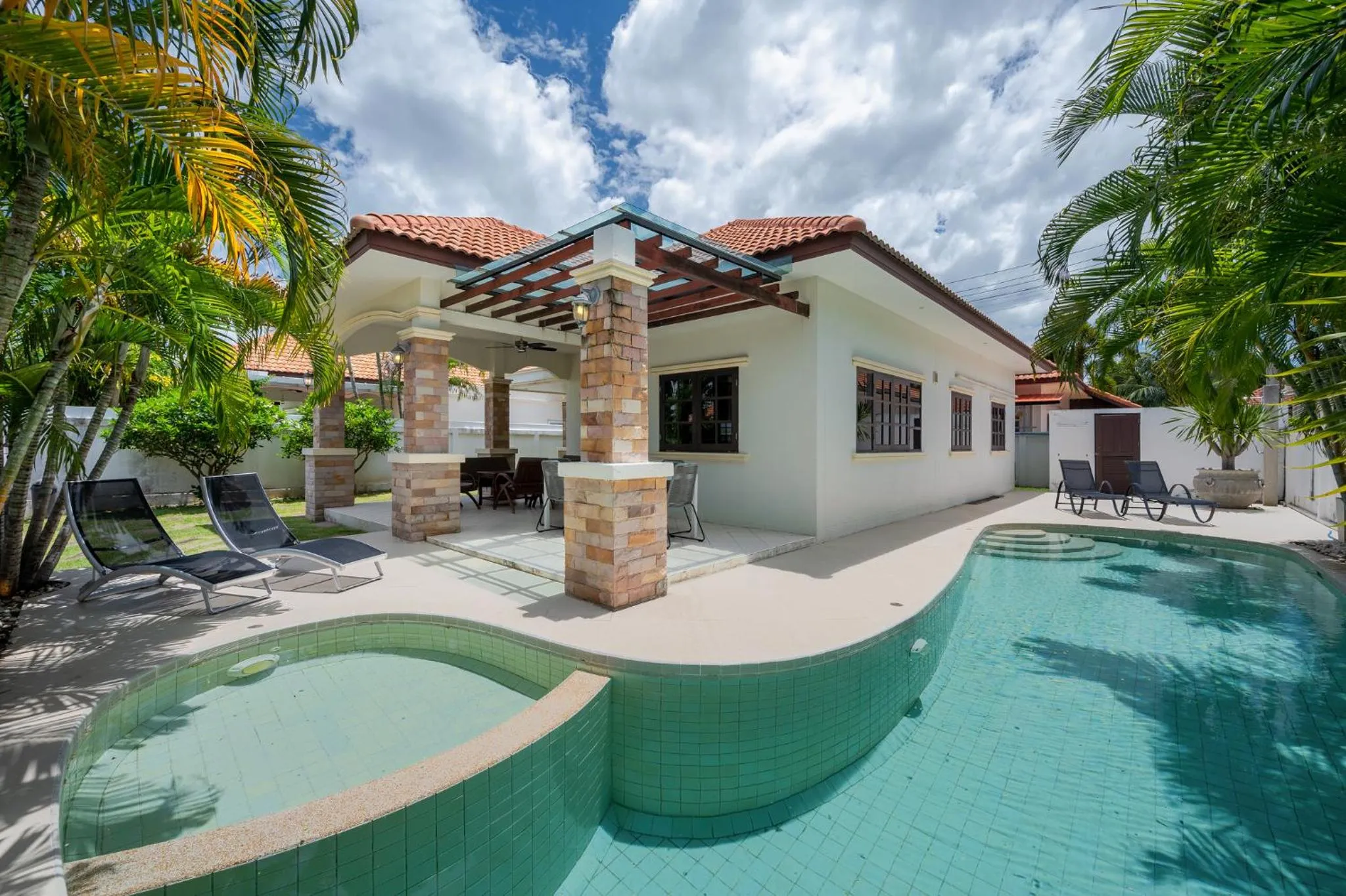 Property building in Orchid Paradise Homes OPV 05