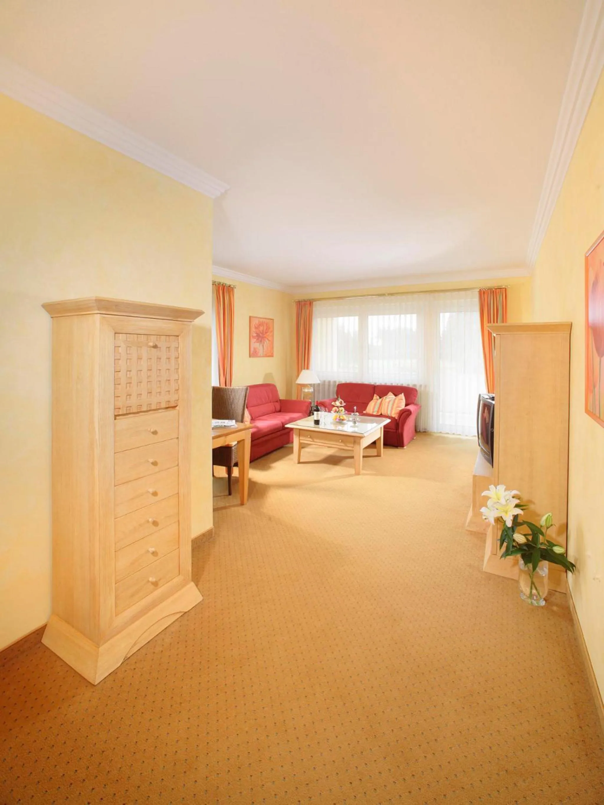 Living room, Bed in Ringhotel Sonneck