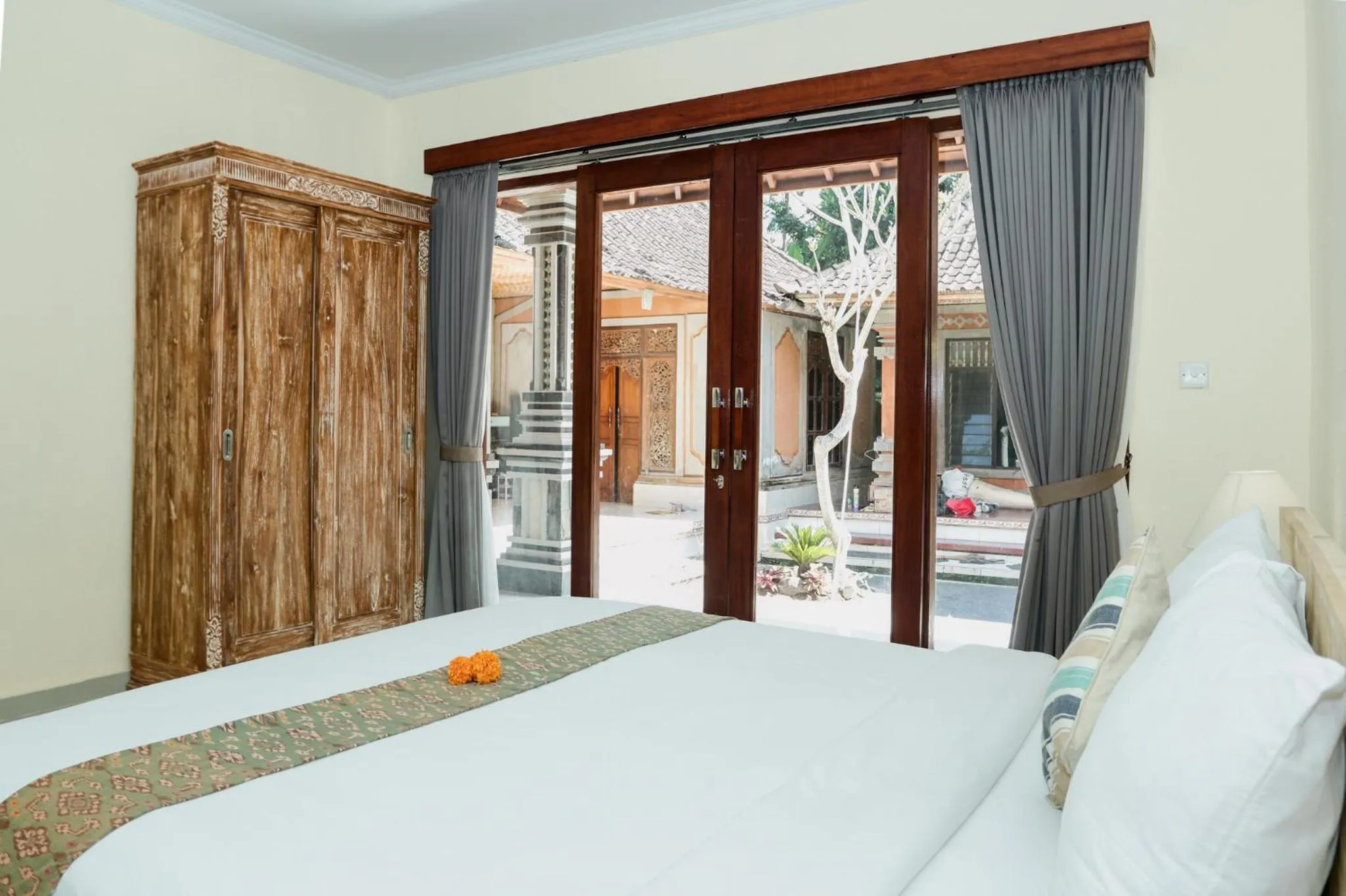 Bedroom, Bed in Vaneka Garden House