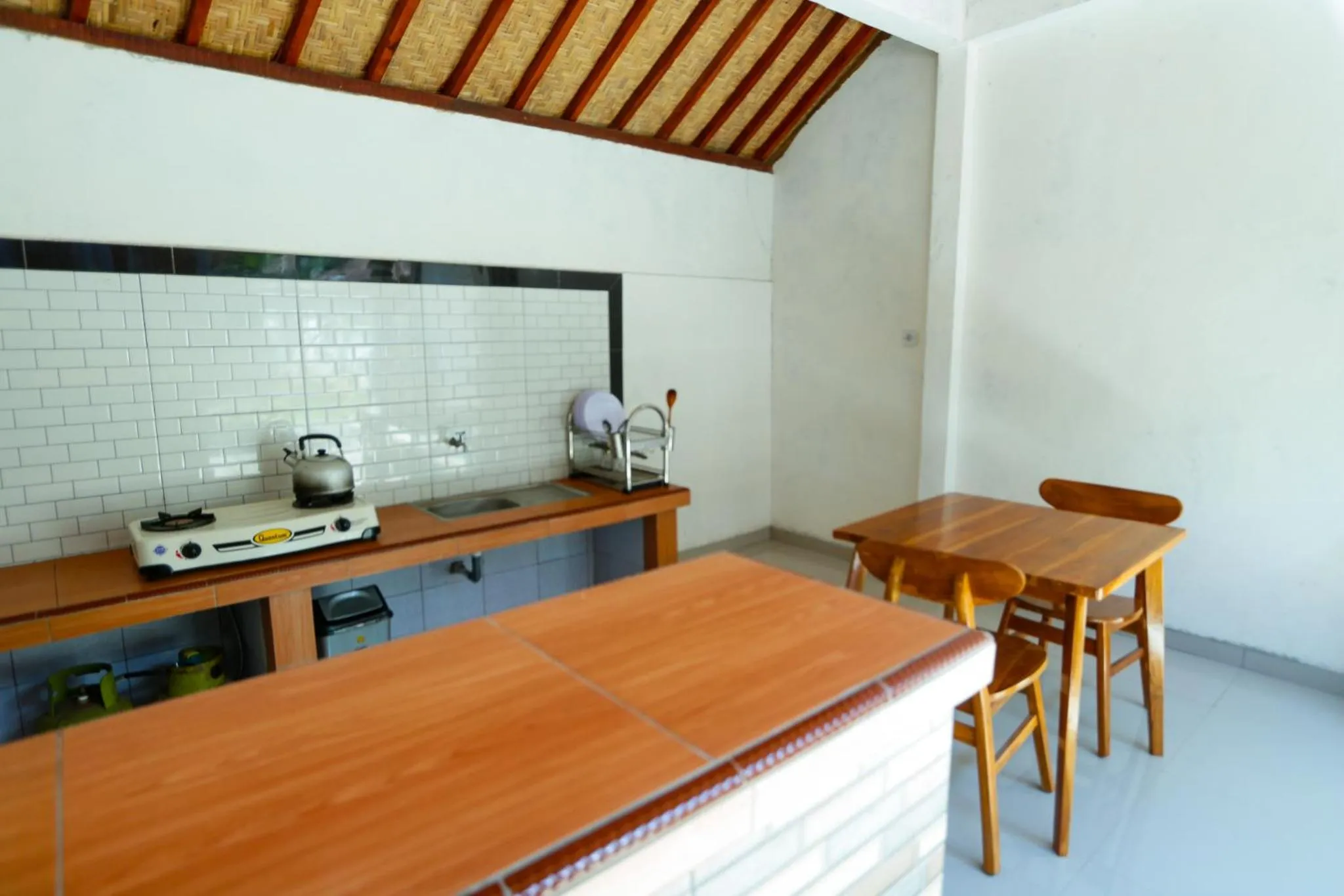 Kitchen or kitchenette in Vaneka Garden House