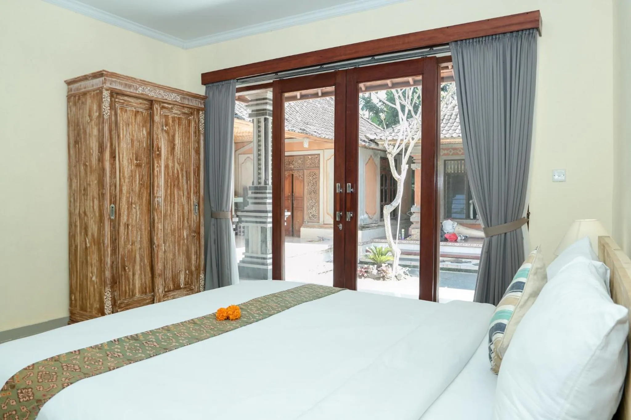 Bedroom, Bed in Vaneka Garden House