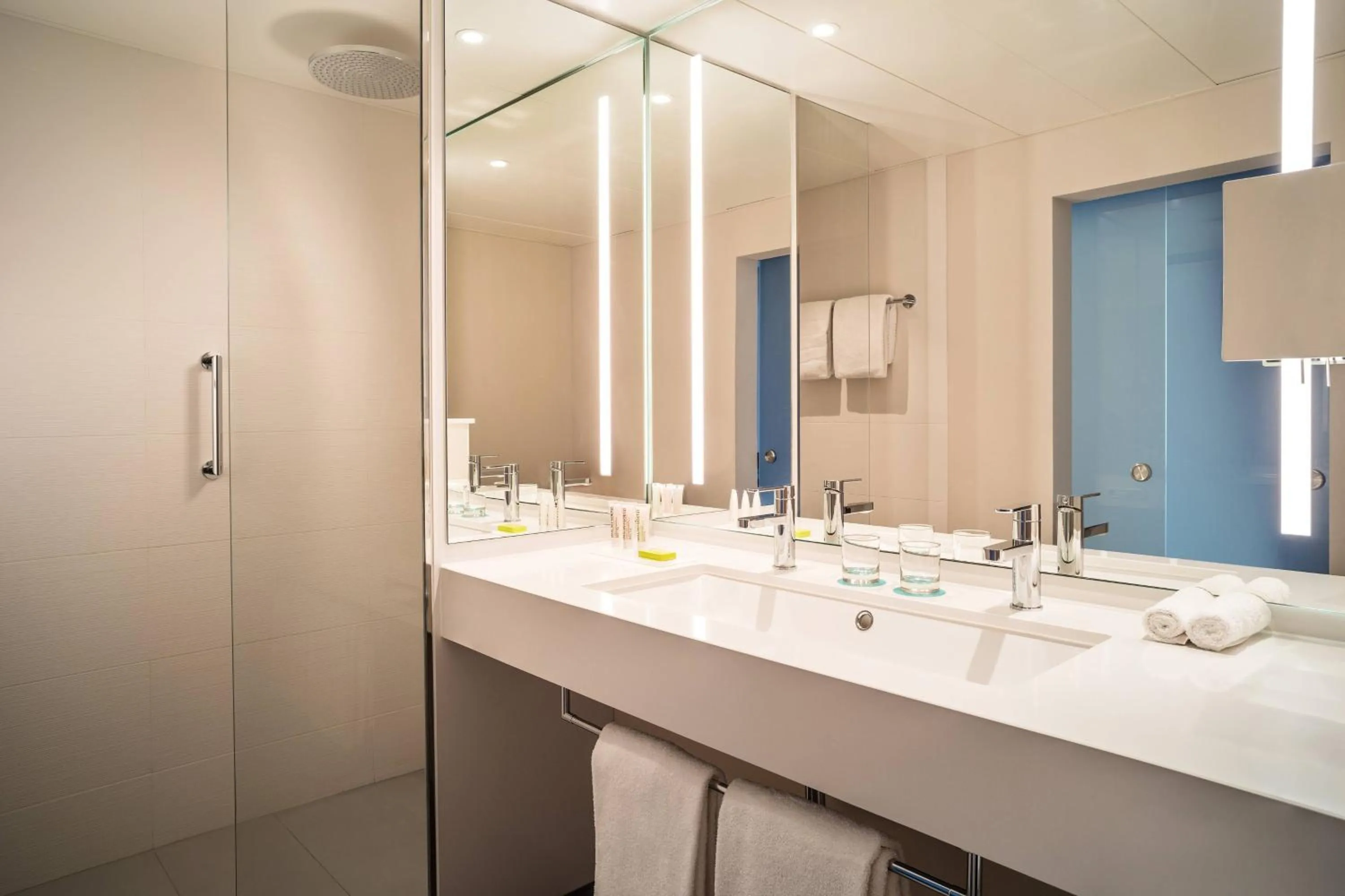 Bathroom in Le Méridien Frankfurt