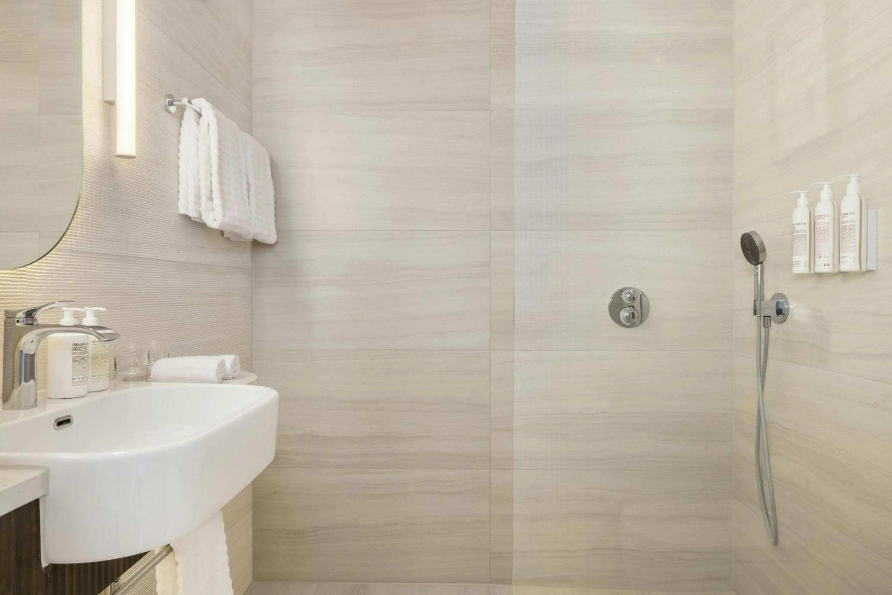 Bathroom in Le Méridien Frankfurt