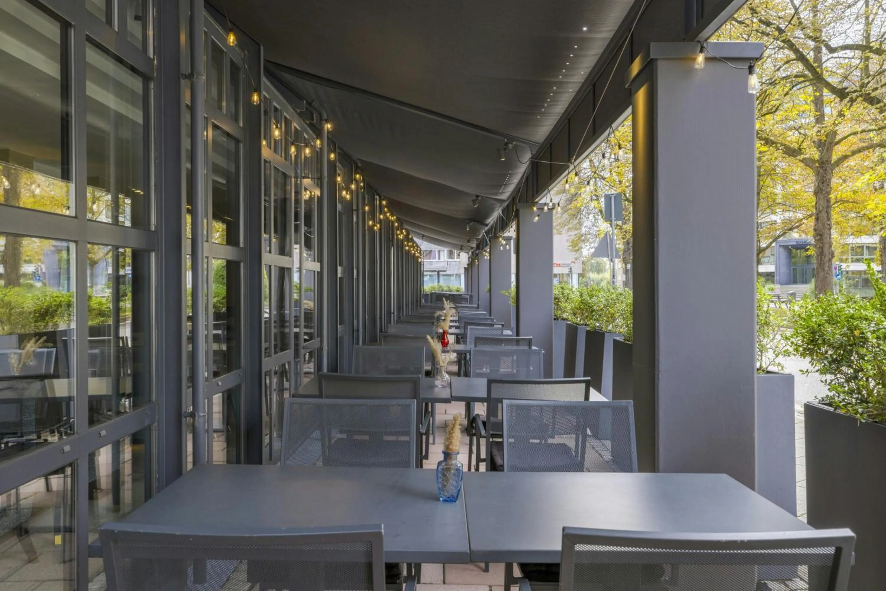 Restaurant/places to eat in Le Méridien Frankfurt