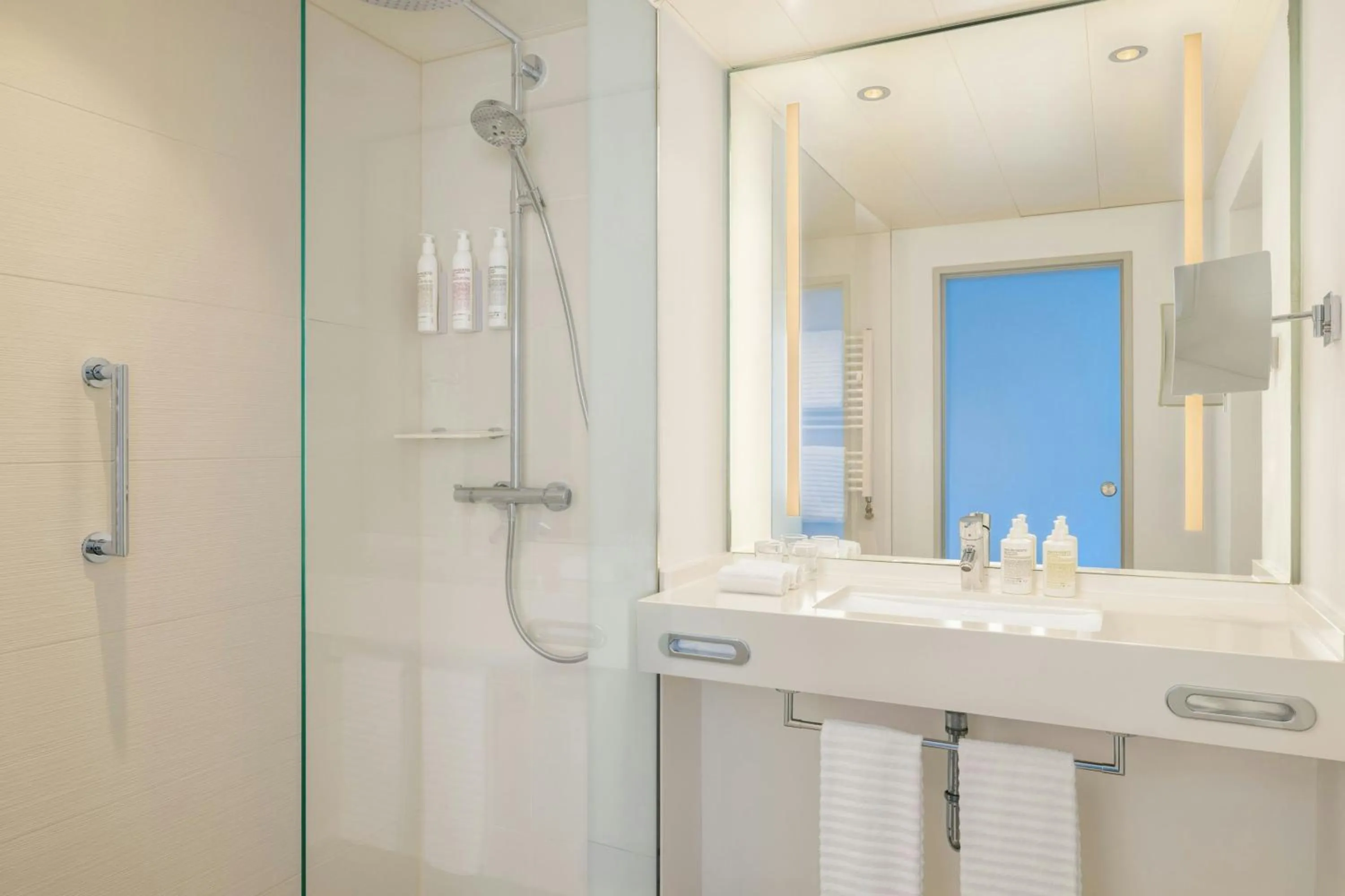 Bathroom in Le Méridien Frankfurt