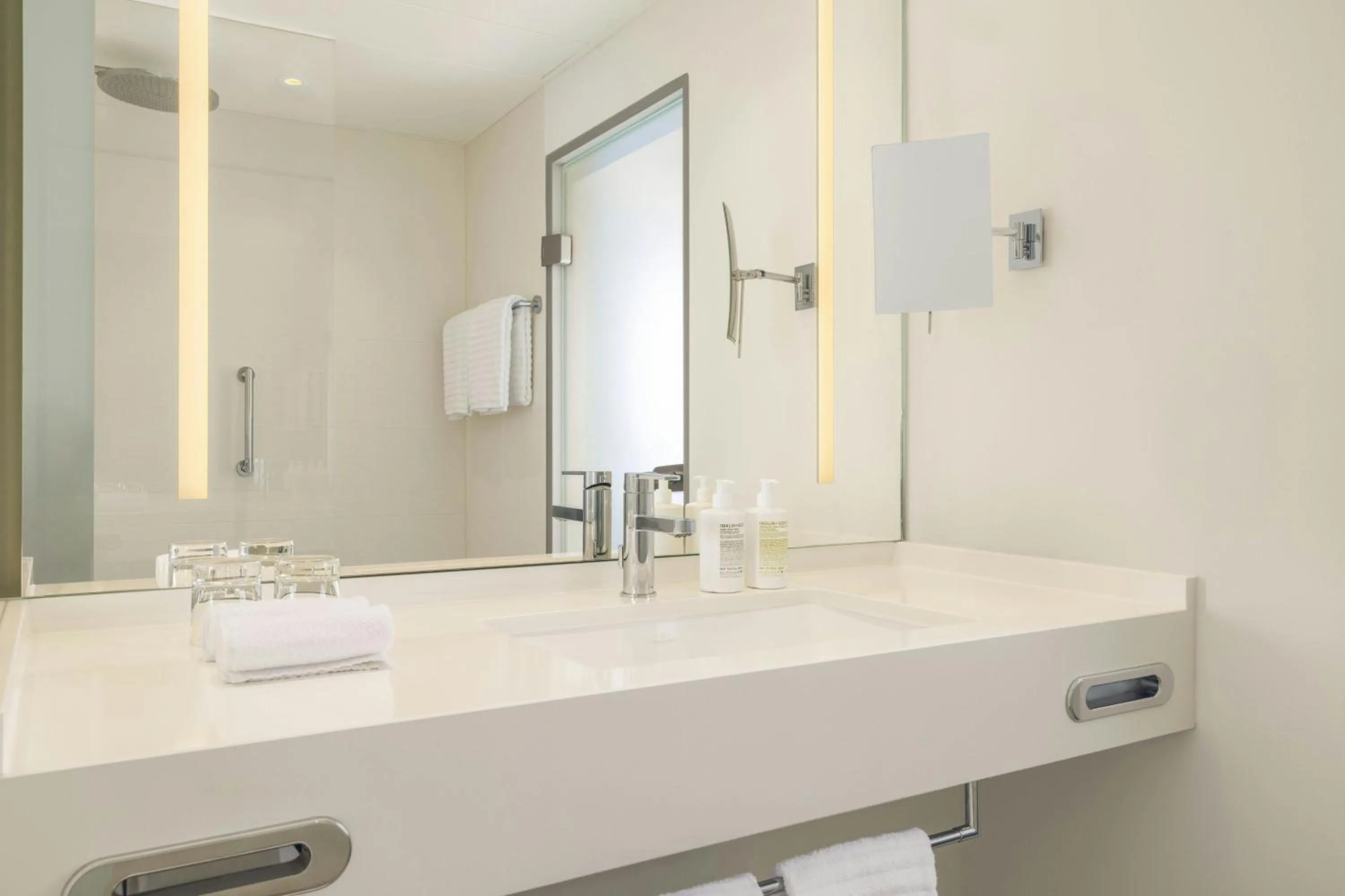 Bathroom in Le Méridien Frankfurt