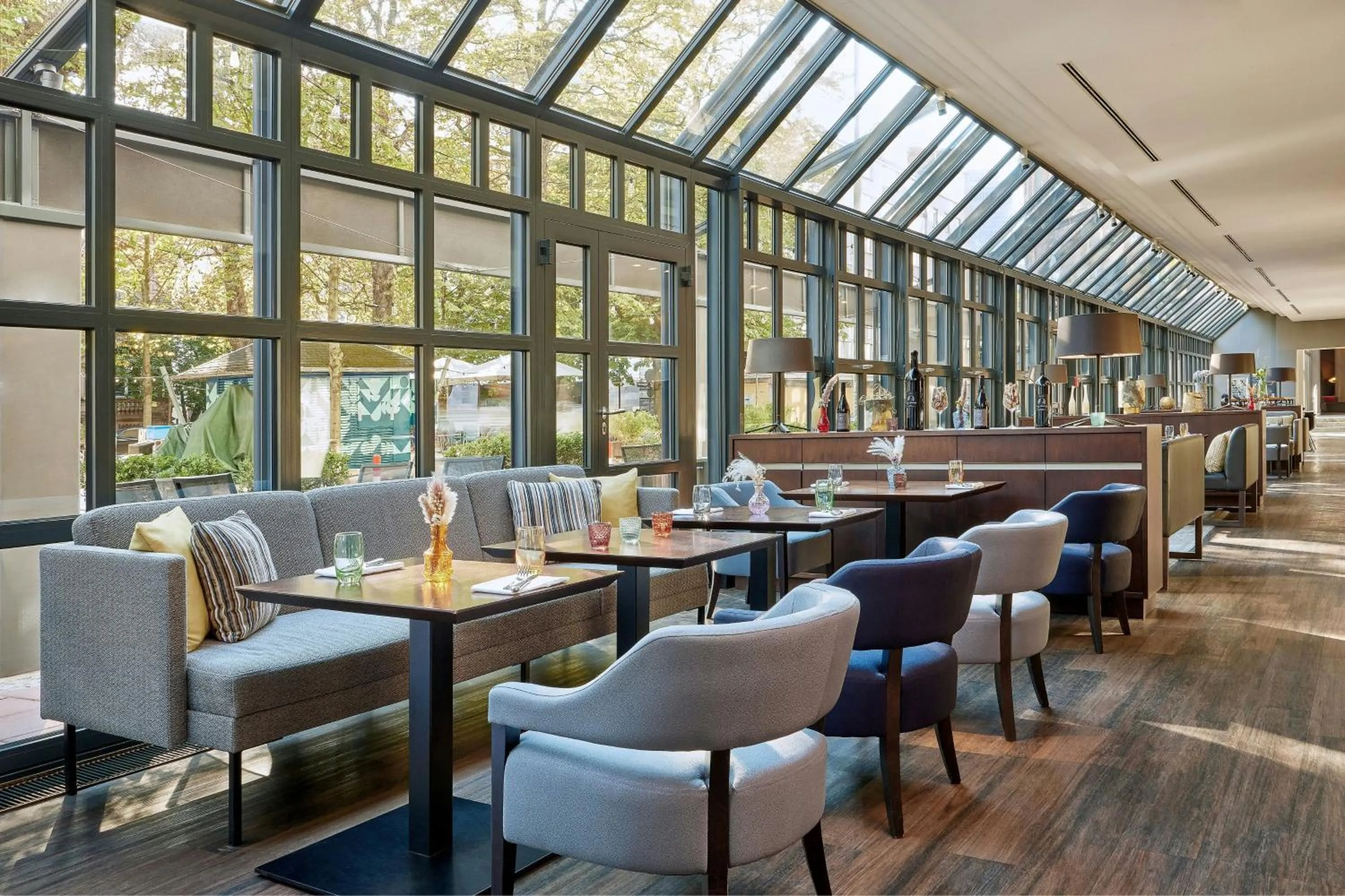 Restaurant/places to eat in Le Méridien Frankfurt