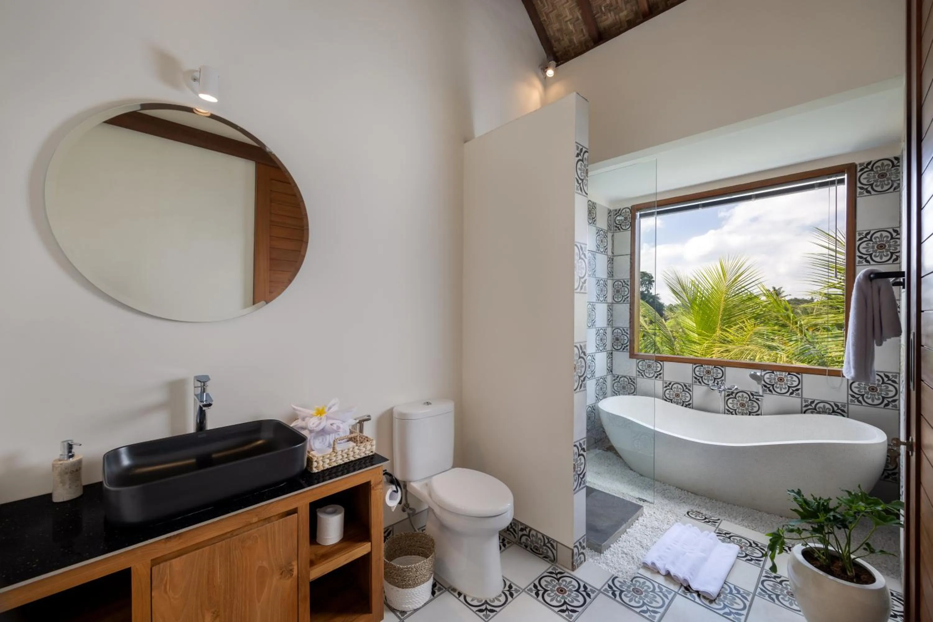 Shower in The Kailas Ubud