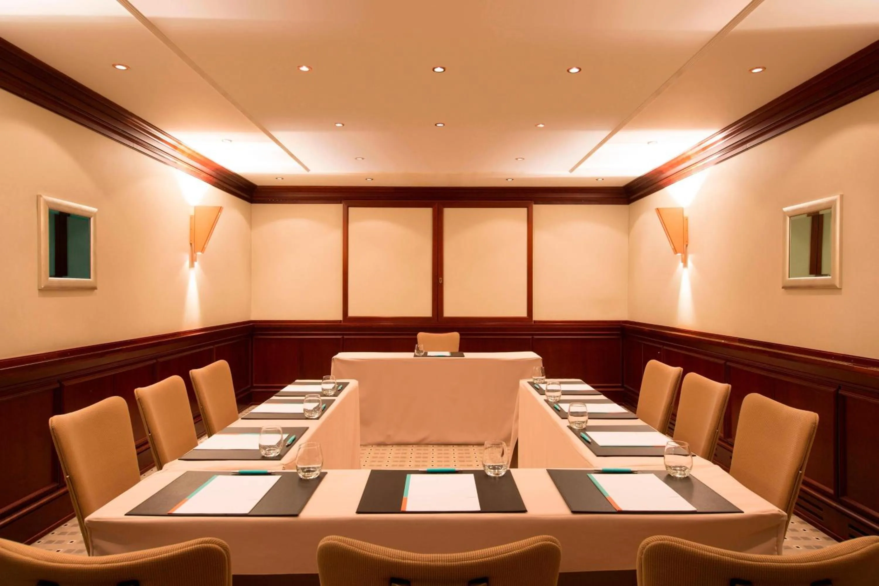 Meeting/conference room in Le Méridien Stuttgart