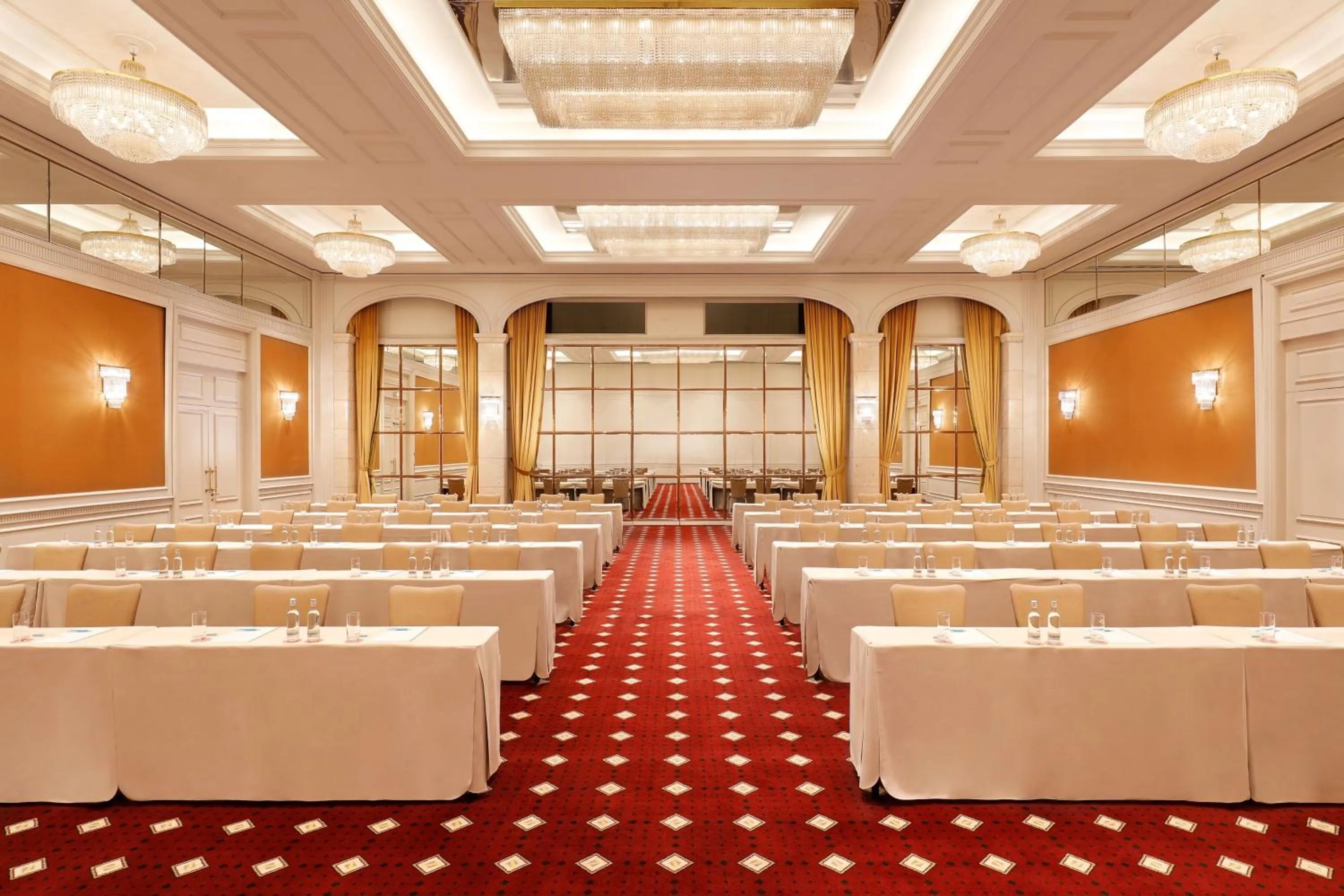 Meeting/conference room in Le Méridien Stuttgart